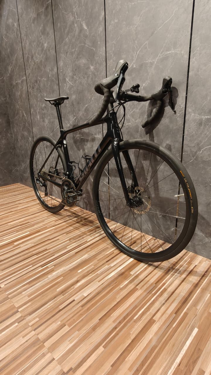 GIANT TCR ADVANCED 2 ROAD BIKE SIZE-MEDIUM -2023