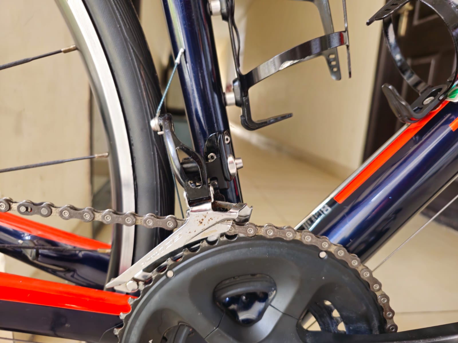 TREK DOMANE 5 ROAD BIKE SIZE-MEDIUM 54CM 2017-18