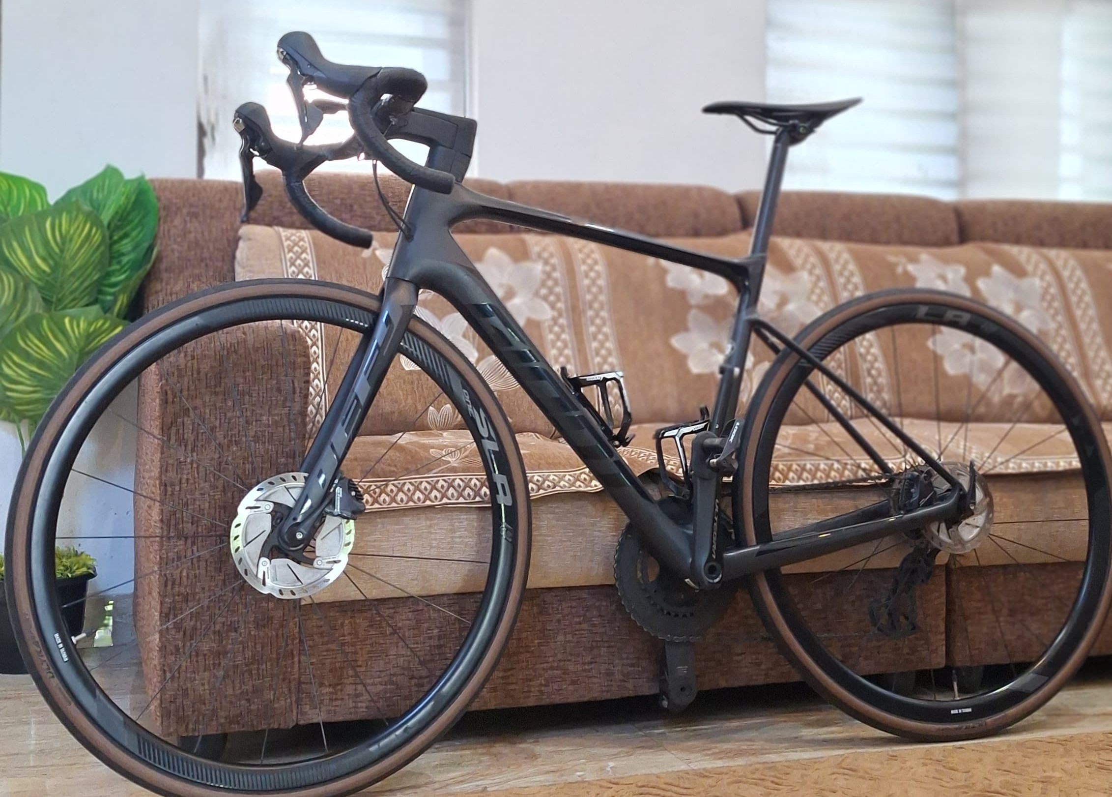 Giant Defy Advanced Pro 2-M-Road Bike