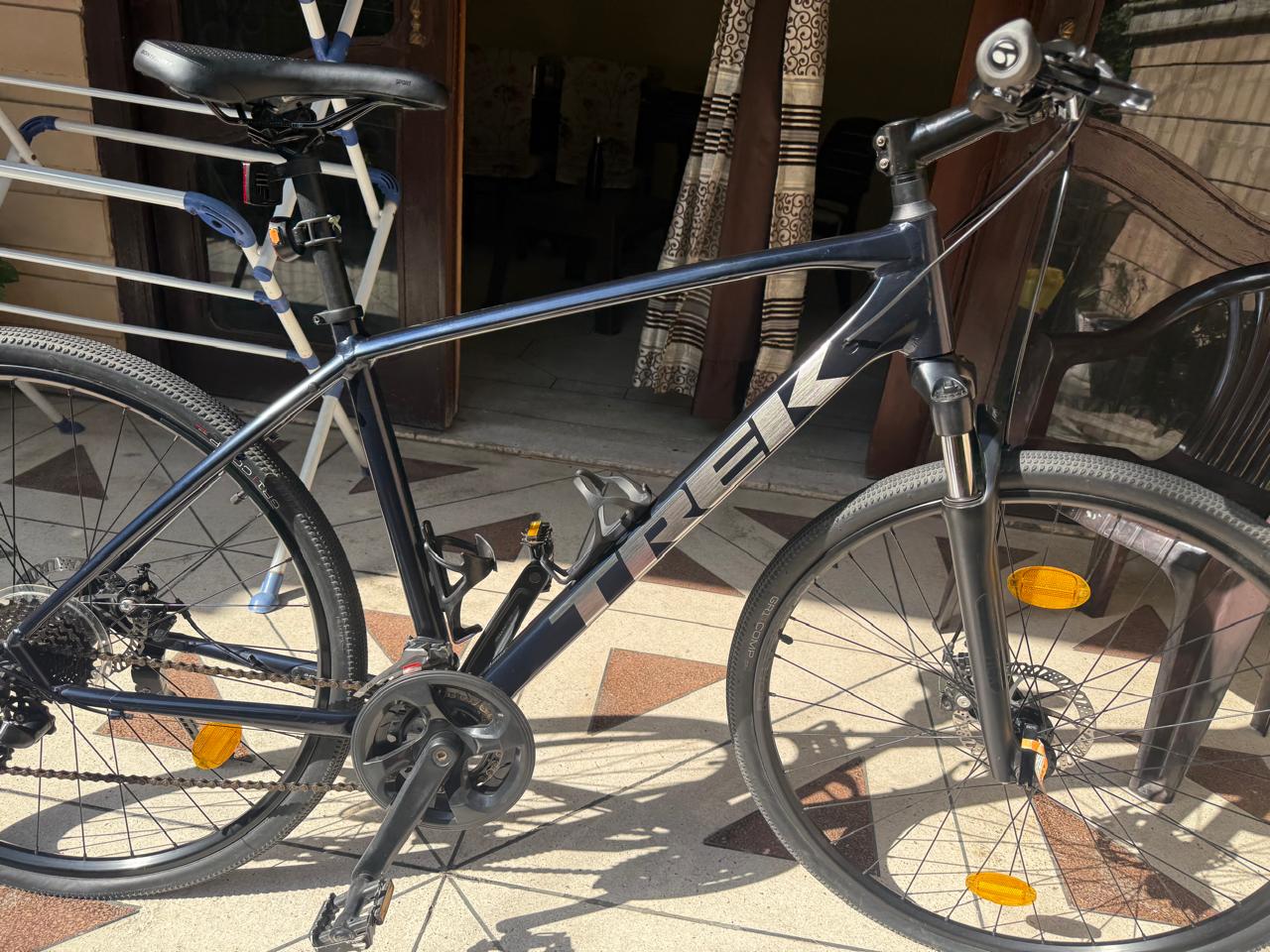 Trek Dual Sport 1 Gen 4 Hybrid Bike Size-Large 2023