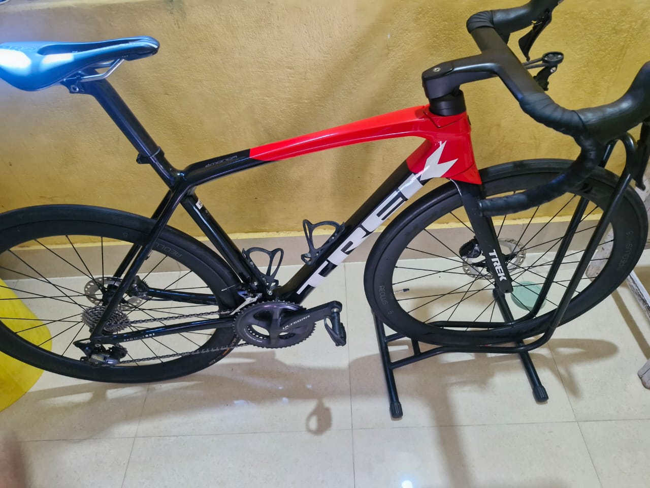 TREK EMONDA SL6-ROAD BIKE SIZE-54CM