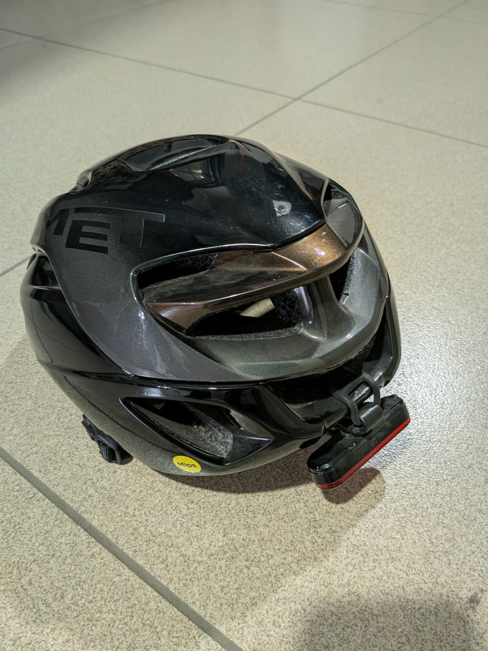MET Rivale MIPS Helmet