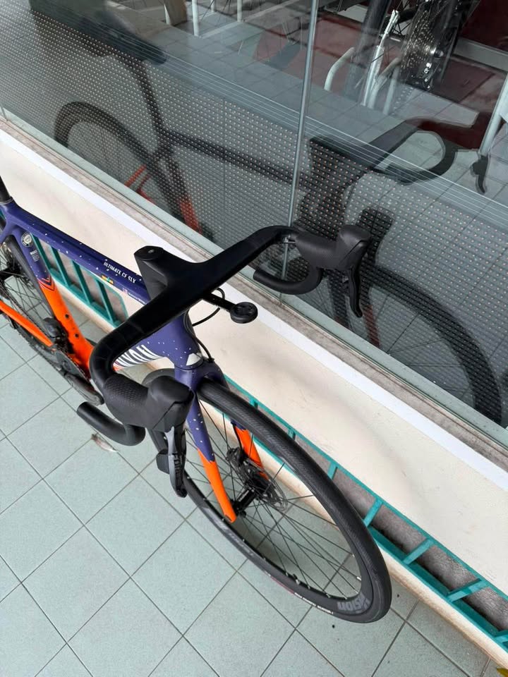 Canyon Ultimate CF SLX -Small 2022 -SRAM-E-tap