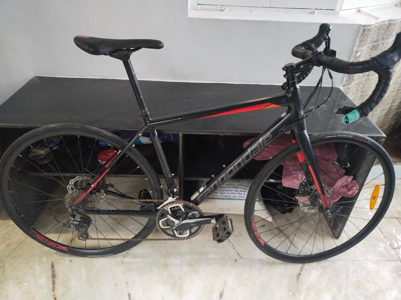 Cannondale Synapse  Road bike -52cms -105