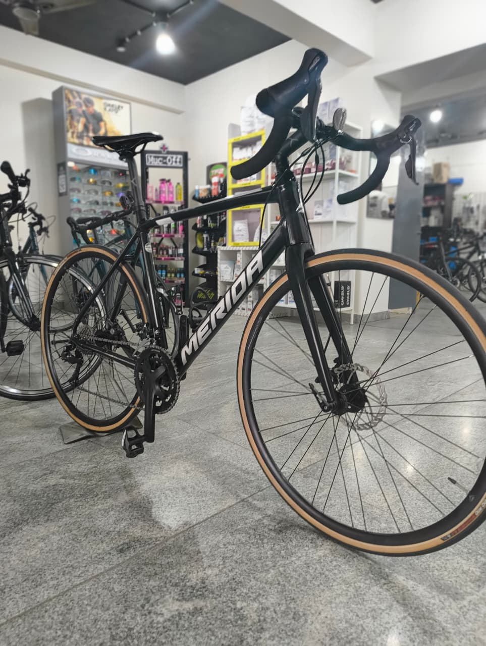 Merida Scultura 200 -Disk Road Bike -2022 -M