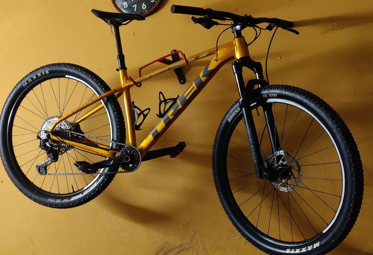TREK X CALIBER 9 MTB SIZE-M/L 2024