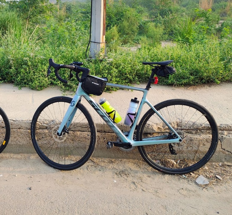 The Scott Addict 10 Road Bike-2025-Large
