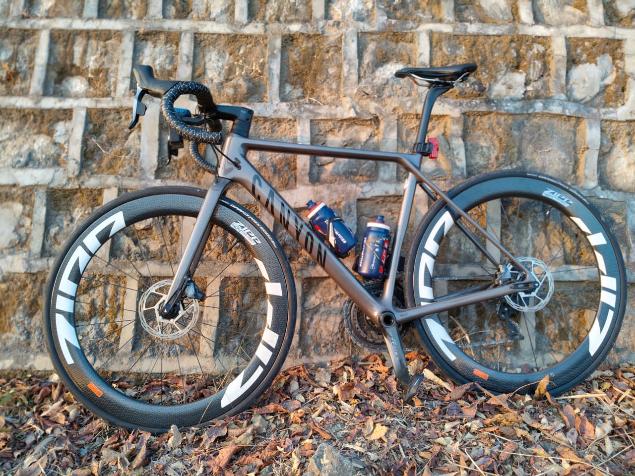 CANYON ULTIMATE CF SL 8 ROAD BIKE SIZE-SMALL 2024