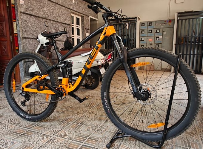 TREK FUEL EX5 -M/L-MTB-2023