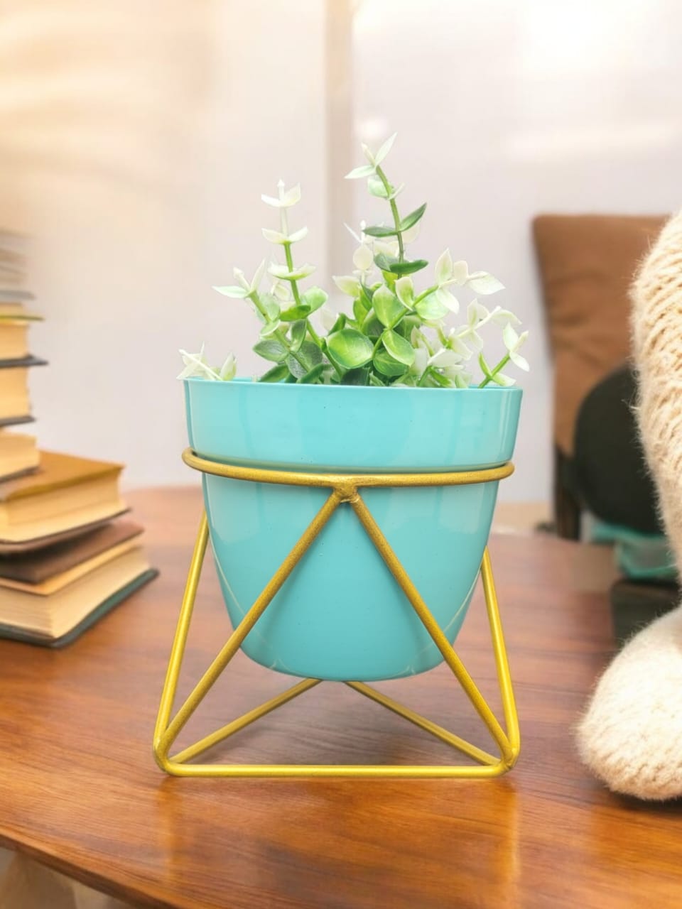 Aqua Bloom planter