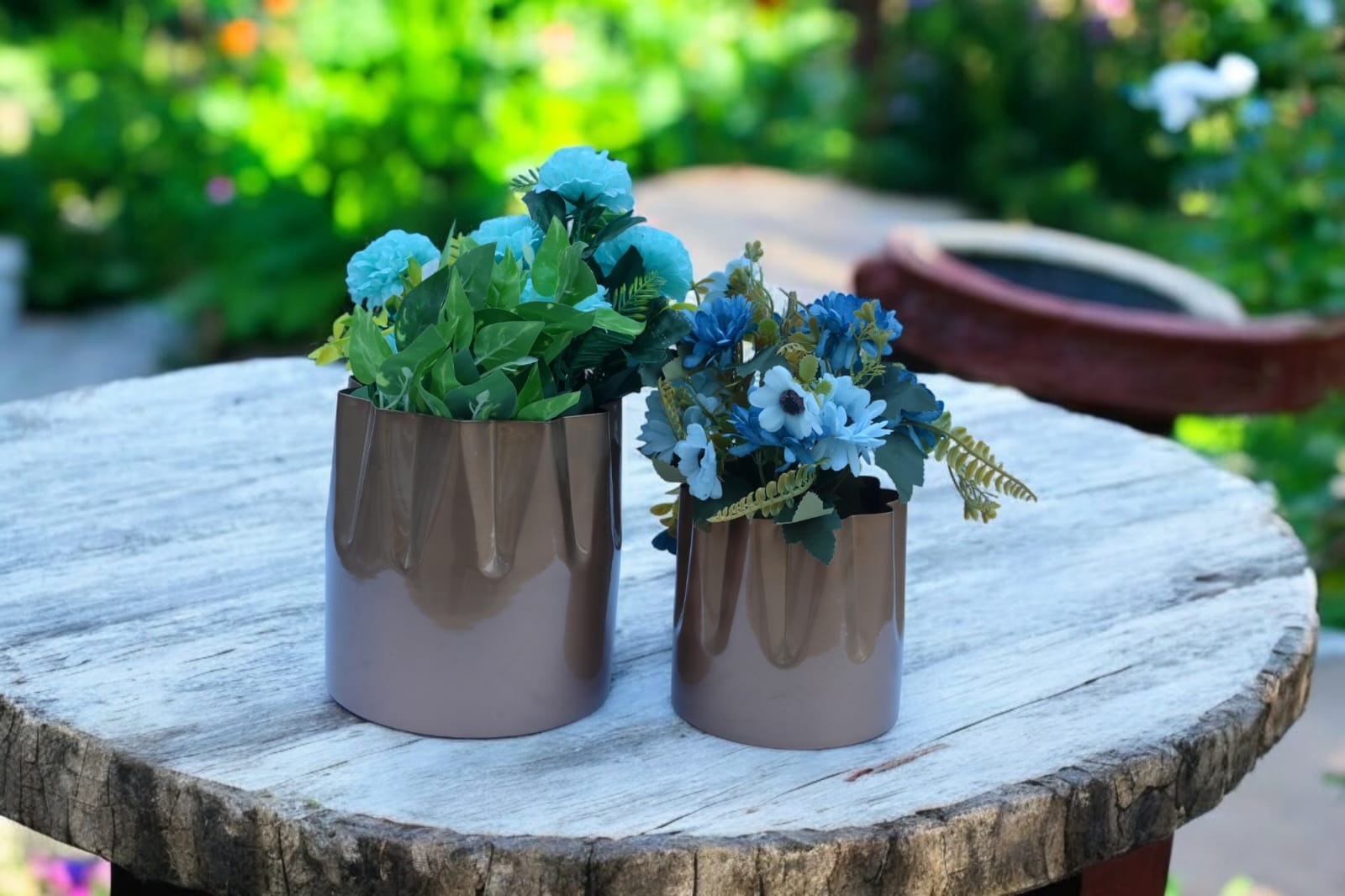 Elegant Metal Planter Set