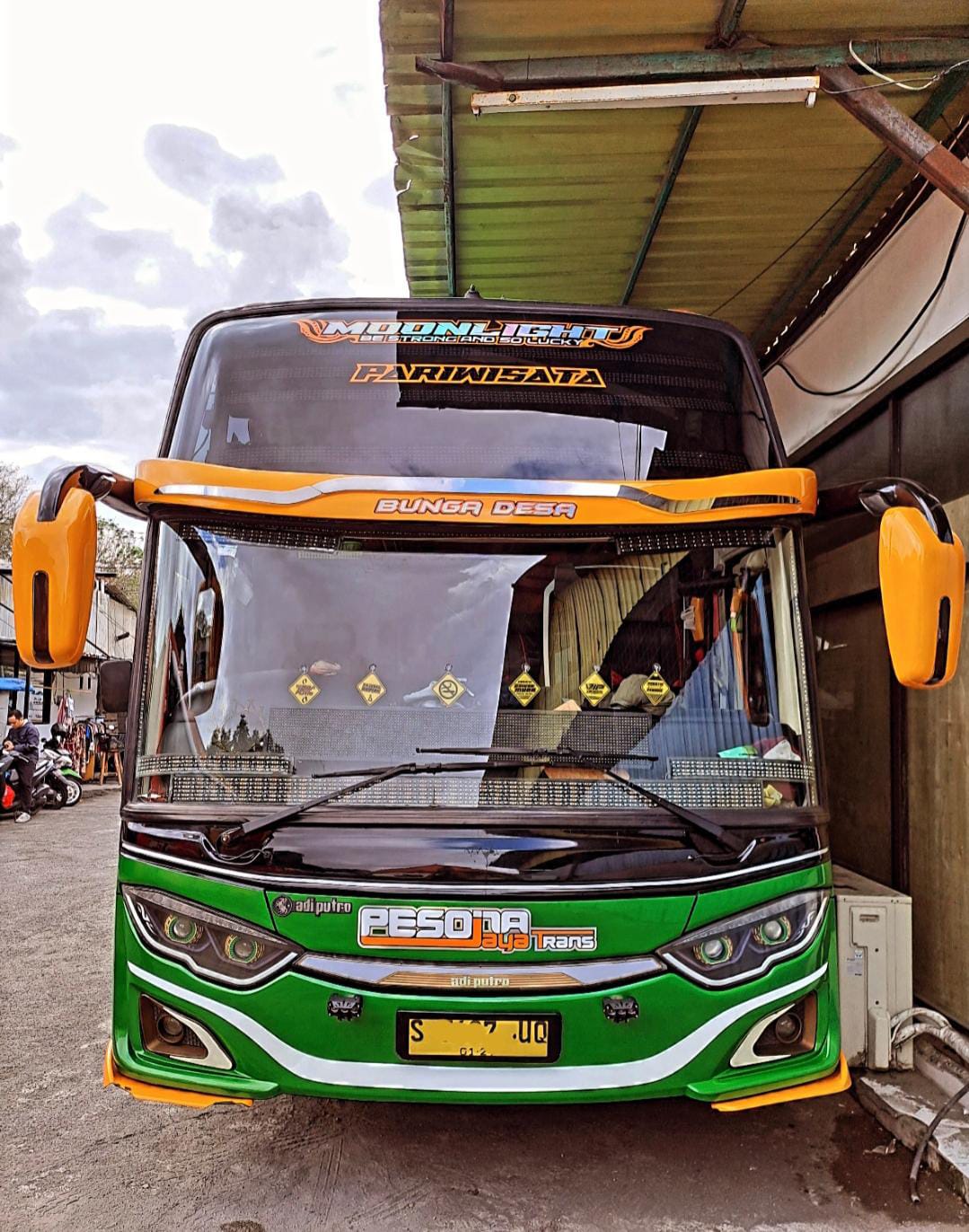 BIG BUS EKSEKUTIF UNIT 1
