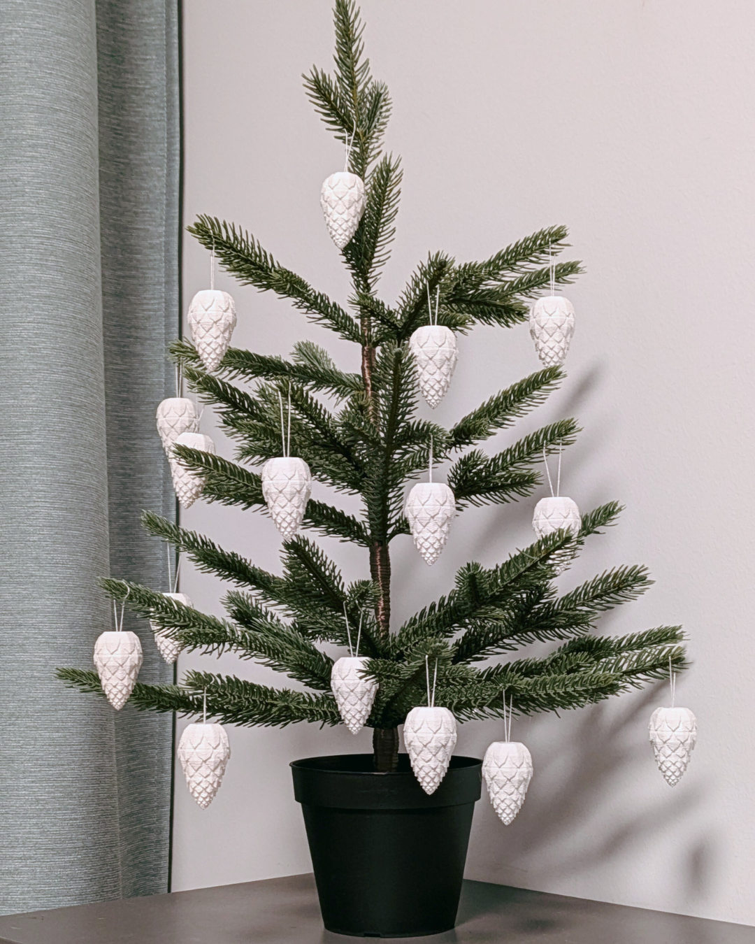 EGLUTĖS ŽAISLIUKAS - DOVANĖLIŲ DĖŽUTĖ