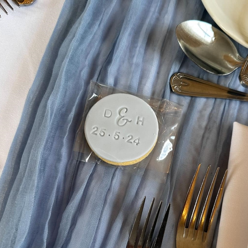 Personalised Round Biscuit Wedding Favours
