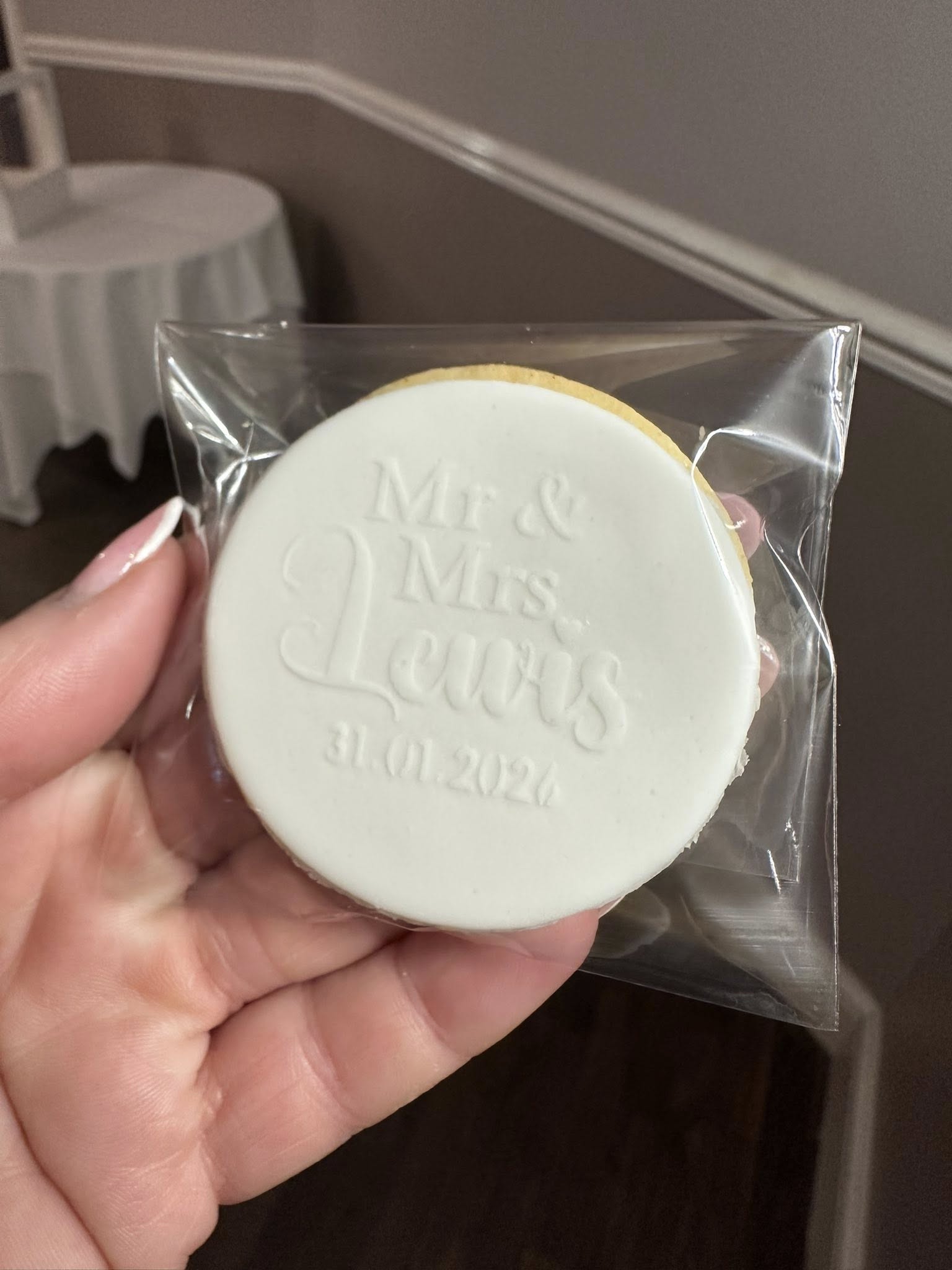 Personalised Round Biscuit Wedding Favours