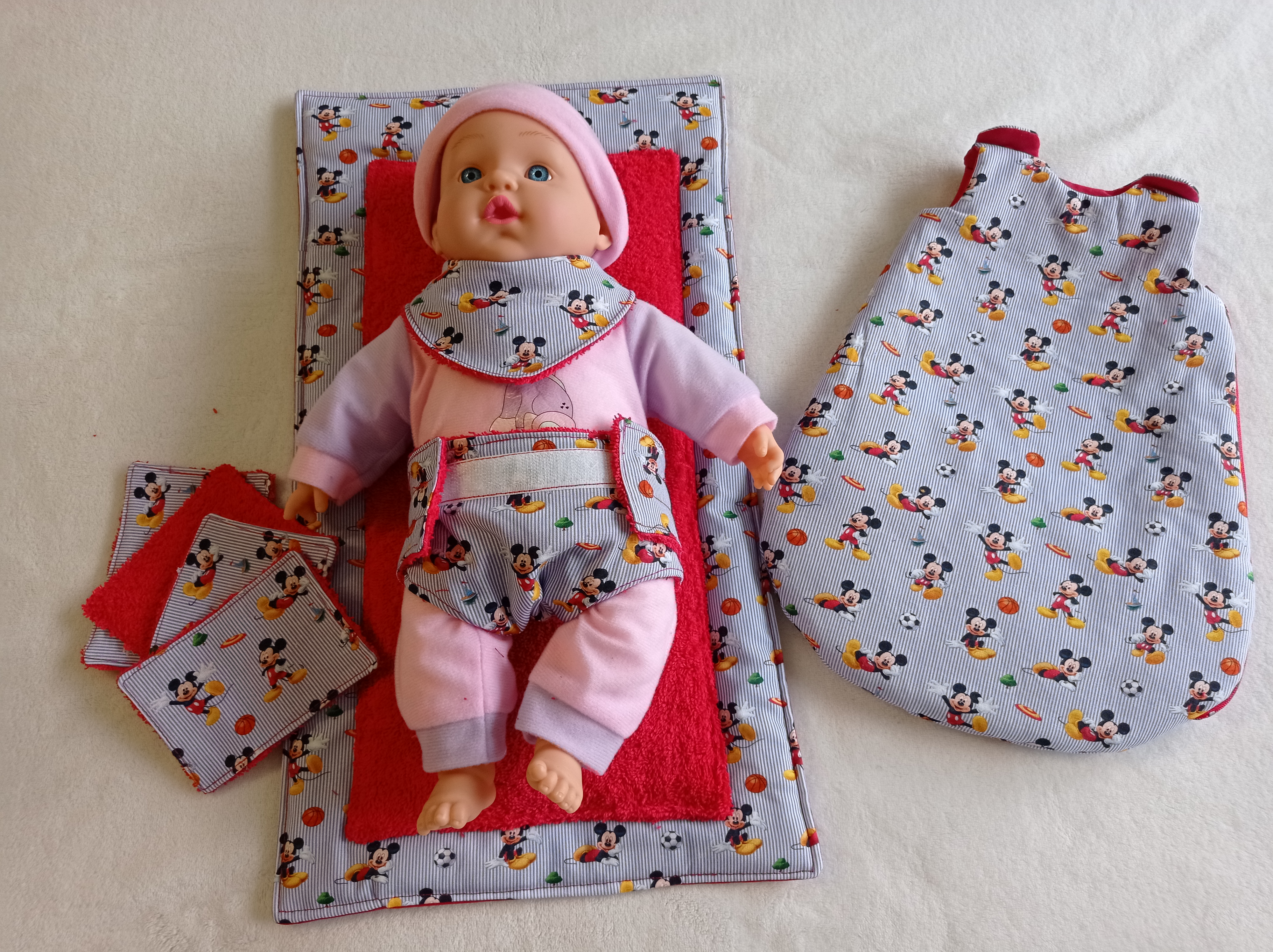 Ensemble pour poupée 