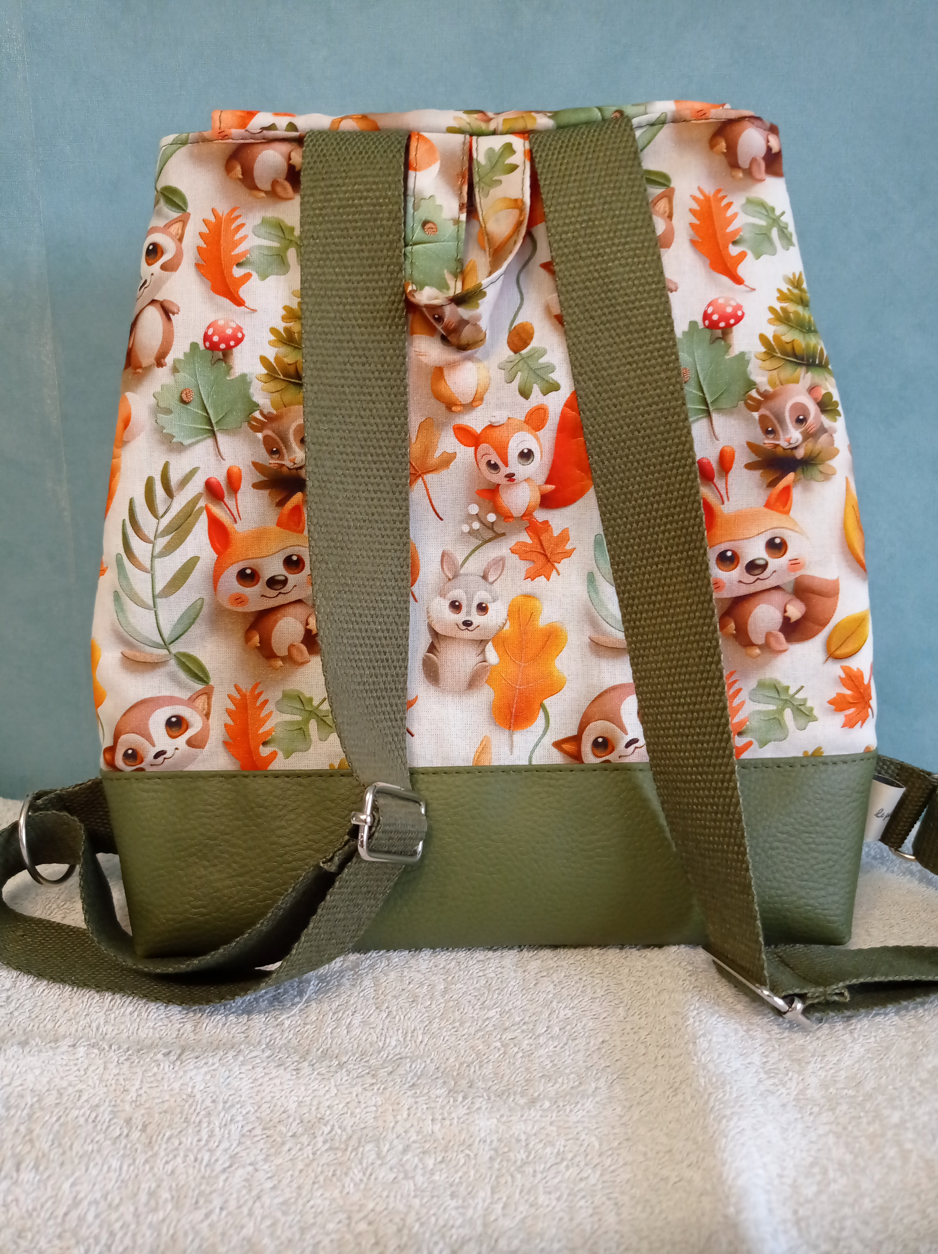 sac à dos animaux des la forêt kaki