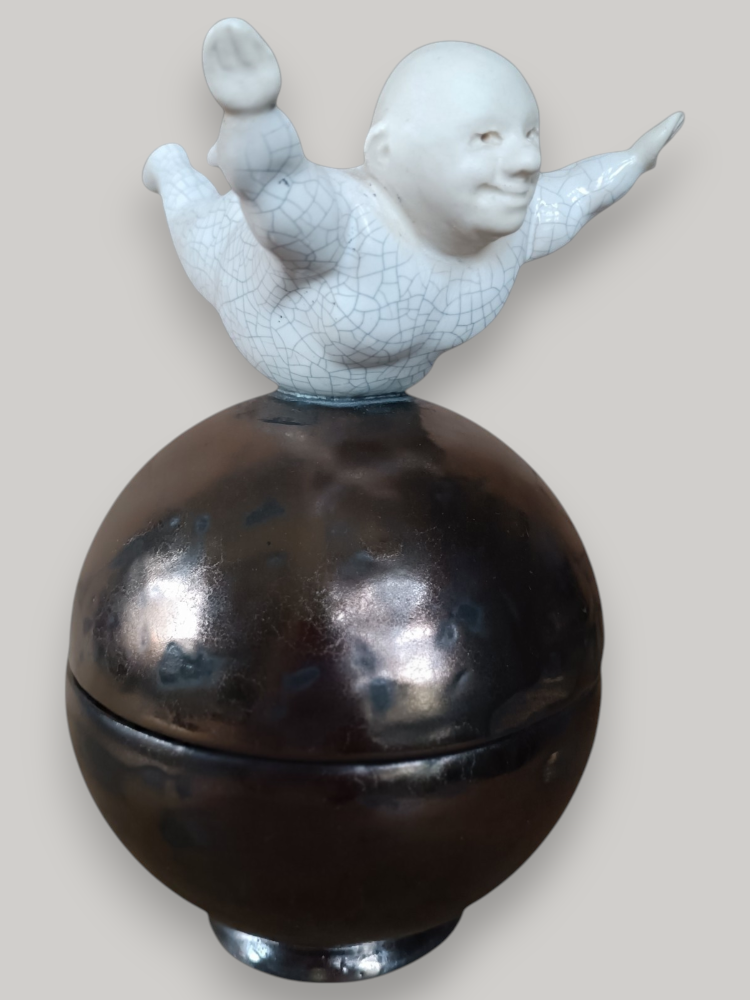 "Vyras ant kamuolio"