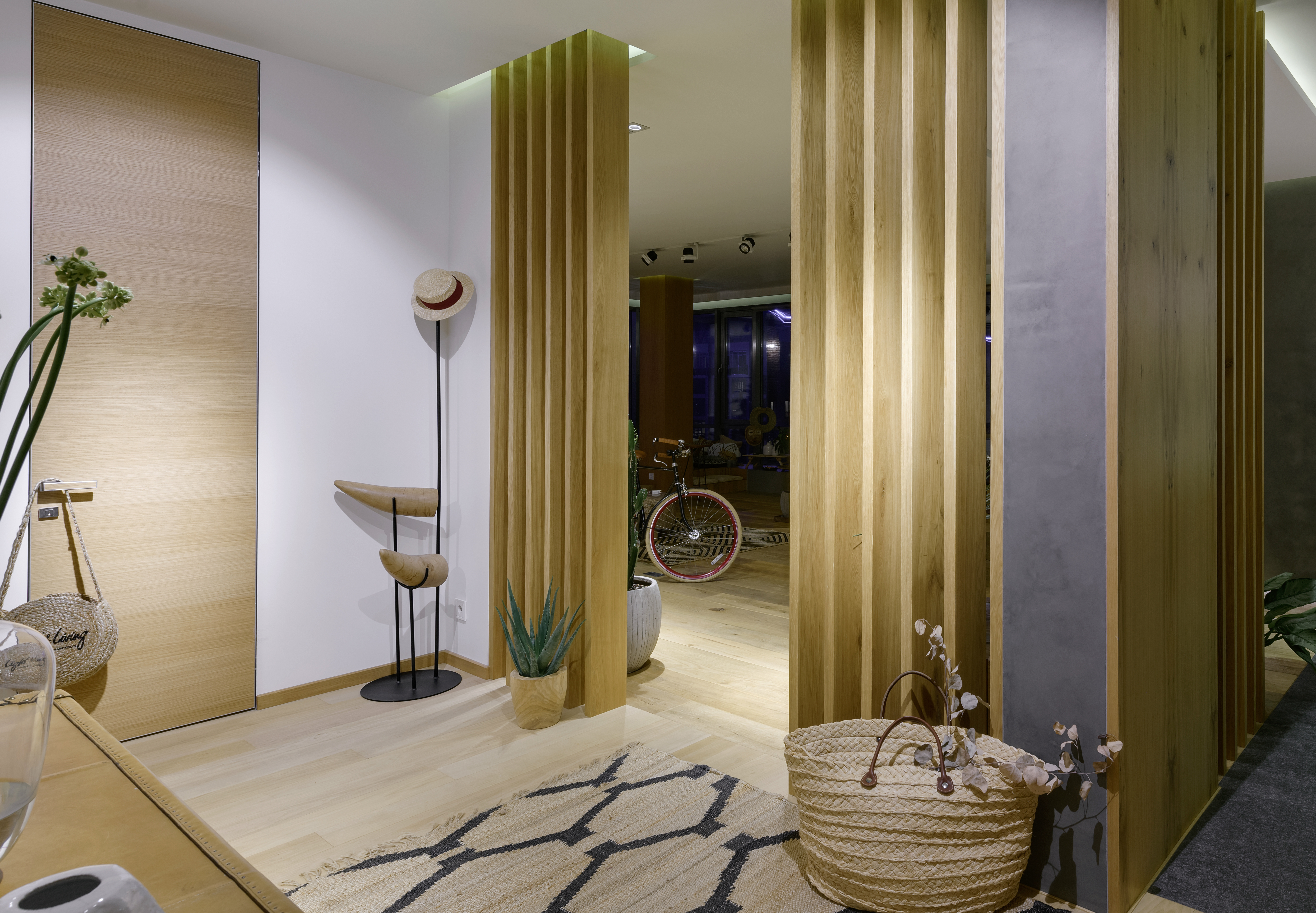 "Salvador" Coat Rack