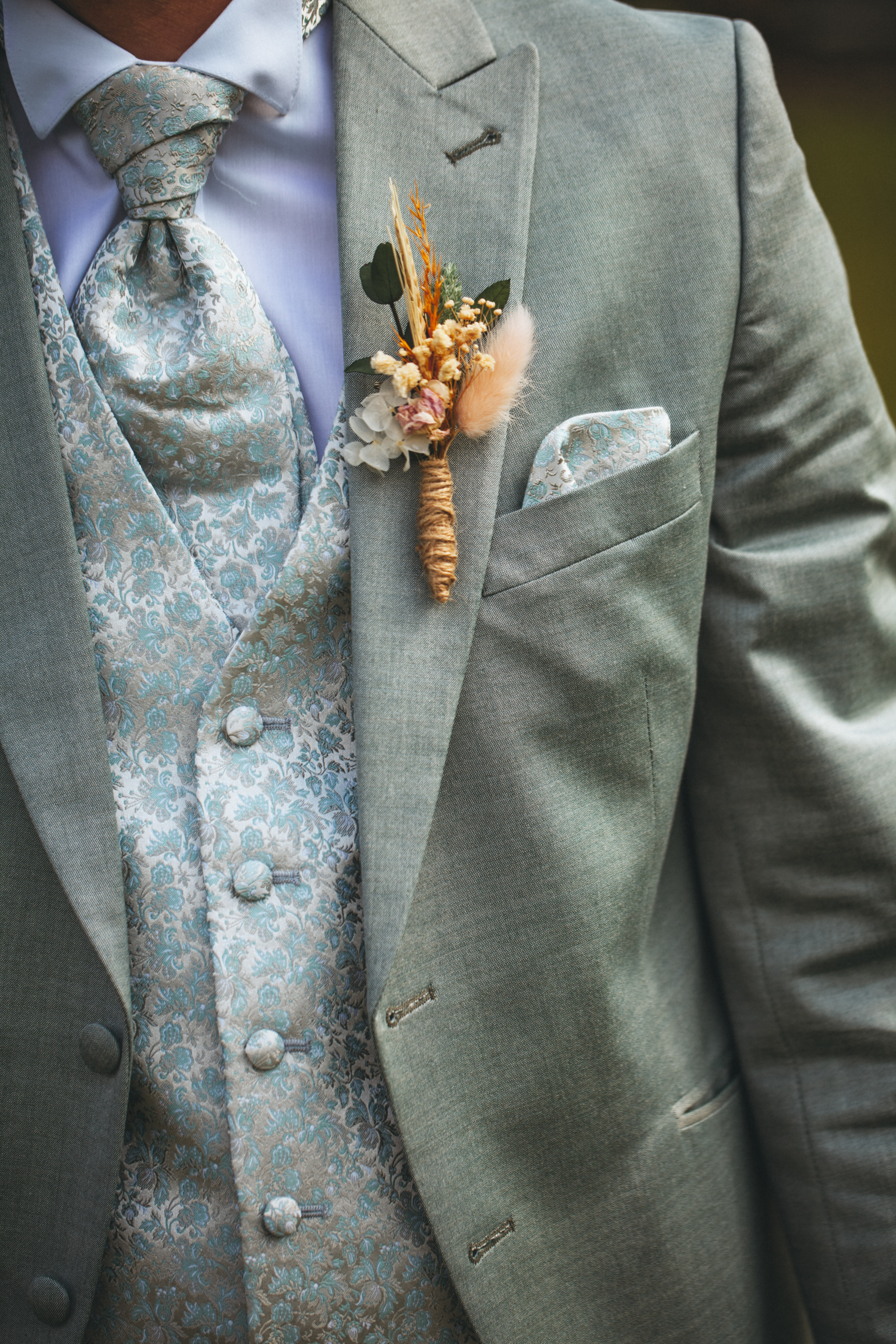 Boutonnière en fleurs séchées