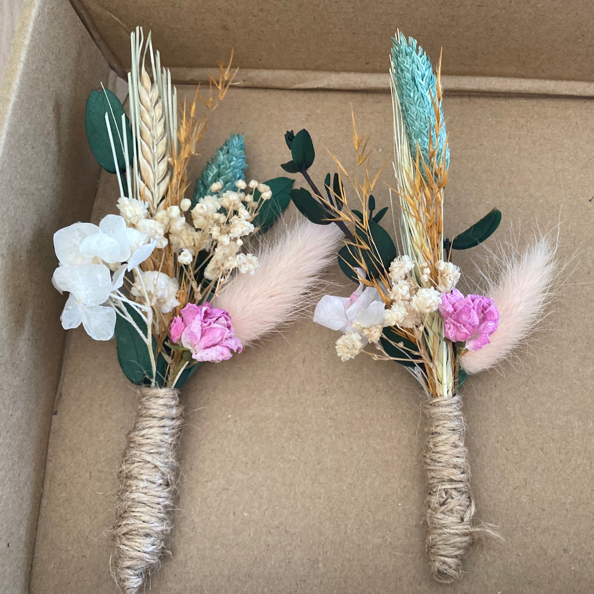 Boutonnière en fleurs séchées