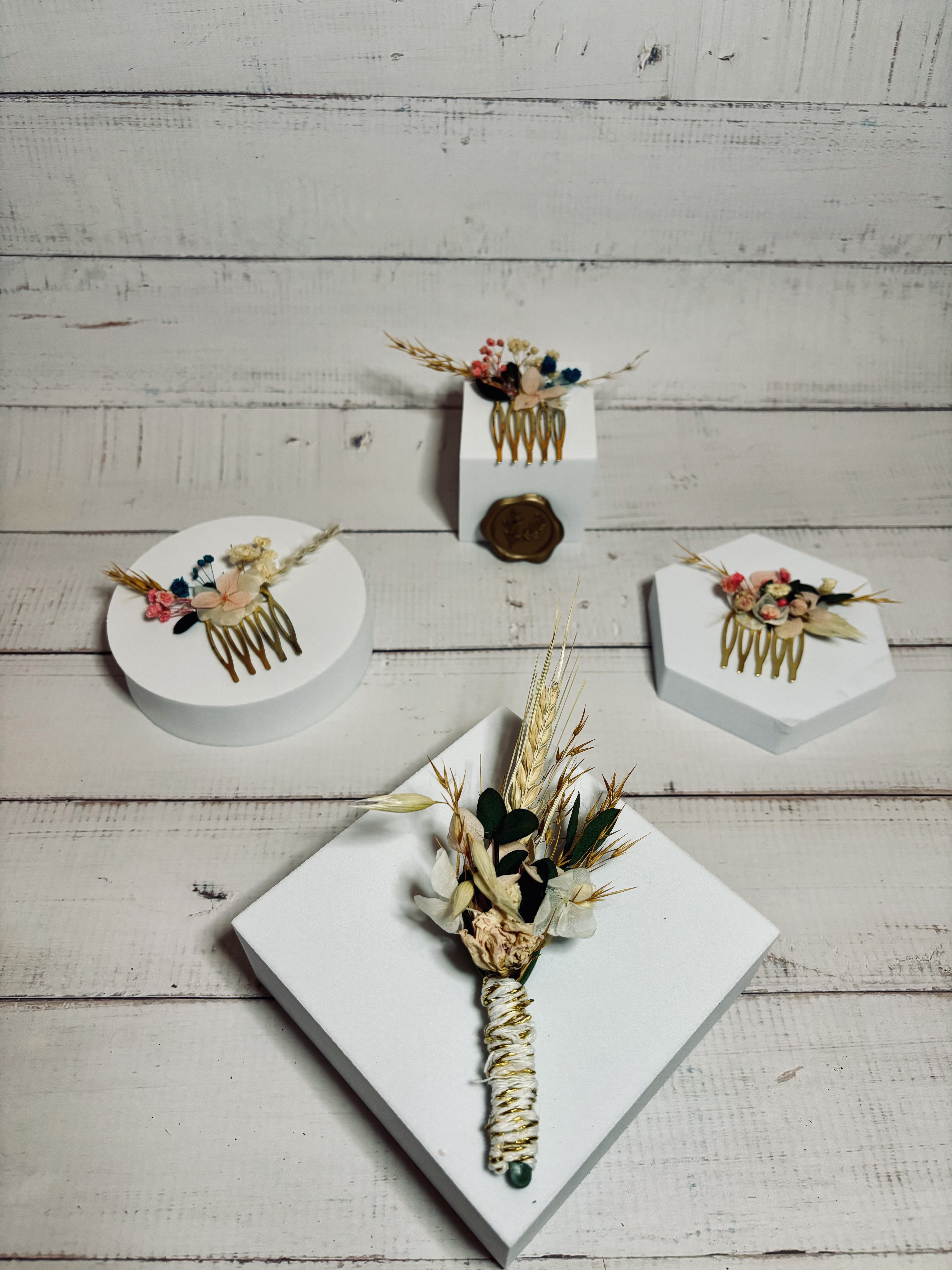 Boutonnière en fleurs séchées