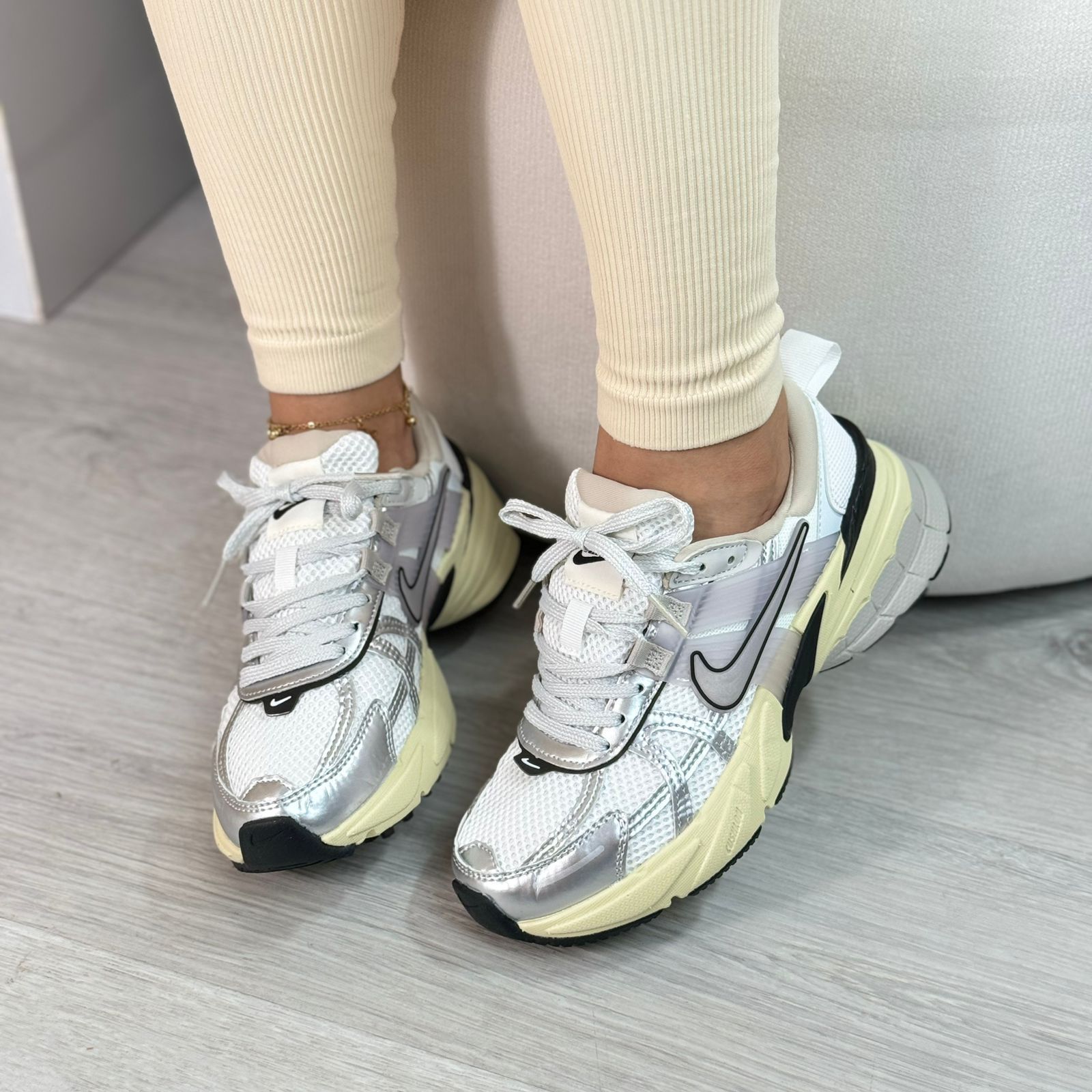 Tenis Nike V2k