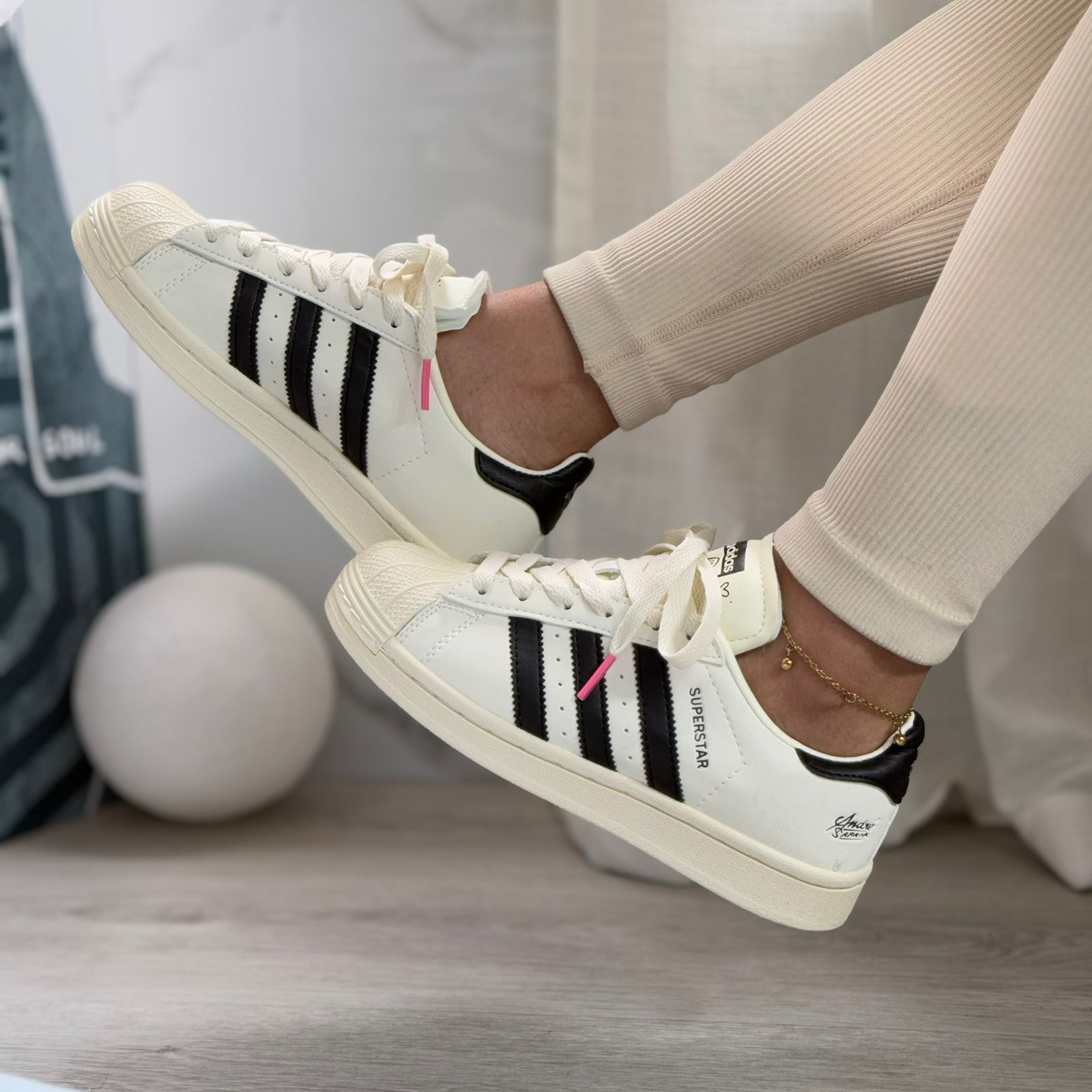 Tenis Adidas Superstar Saraiva