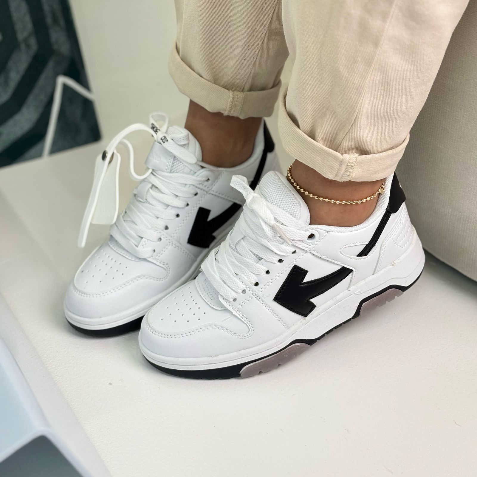 Tenis Off-White Out Of Office