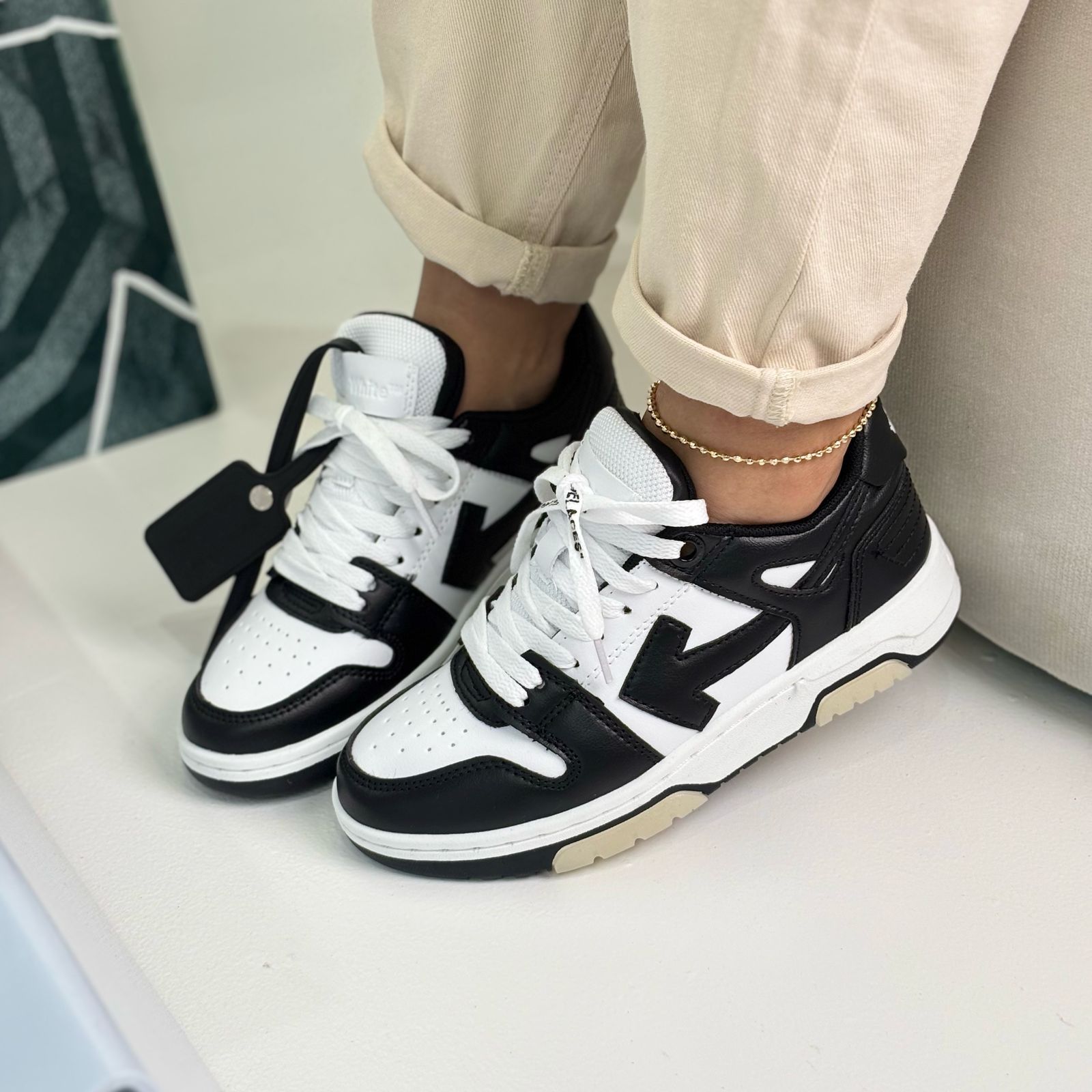 Tenis Off-White Out Of Office