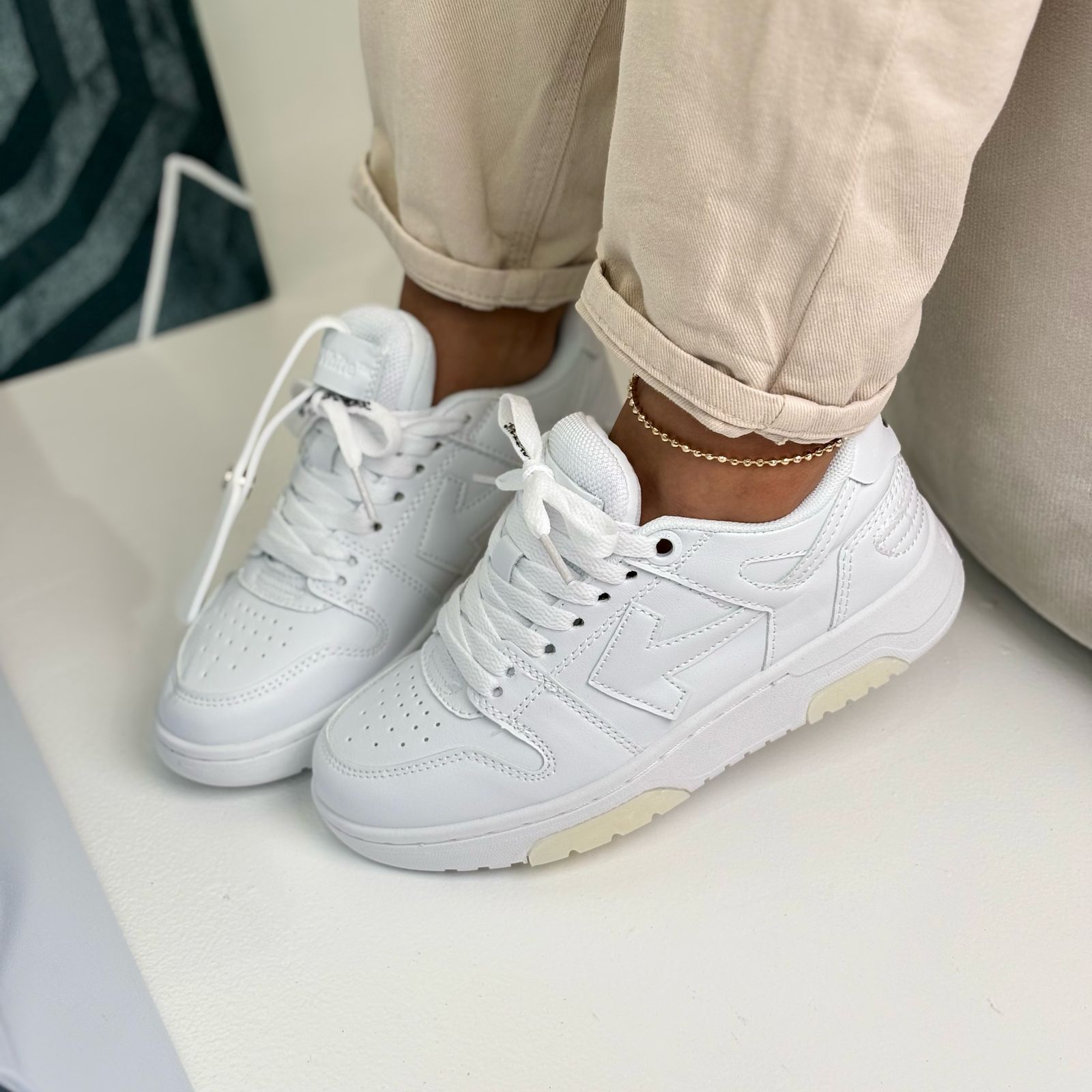 Tenis Off-White Out Of Office
