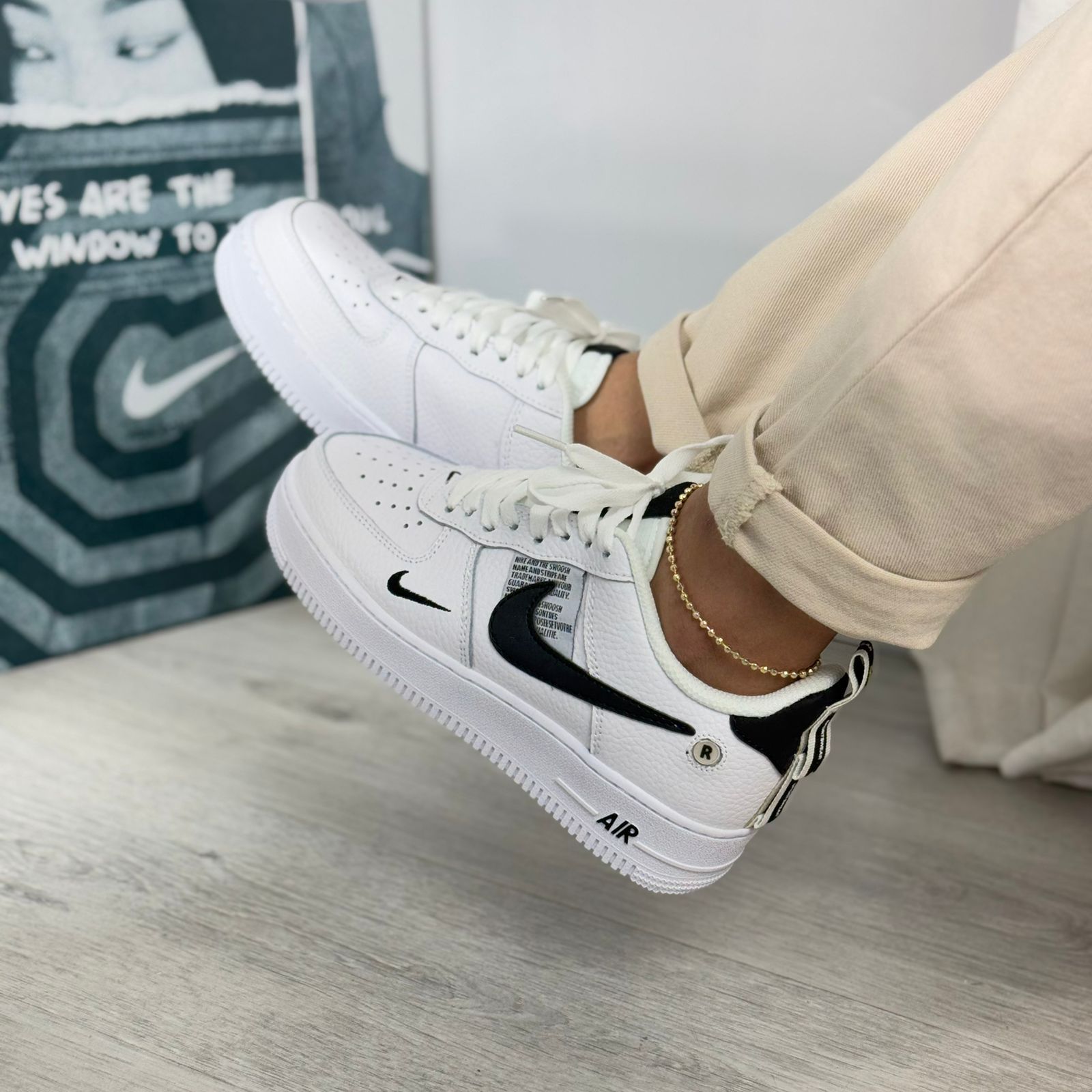Tenis Nike Air Force One Periodico