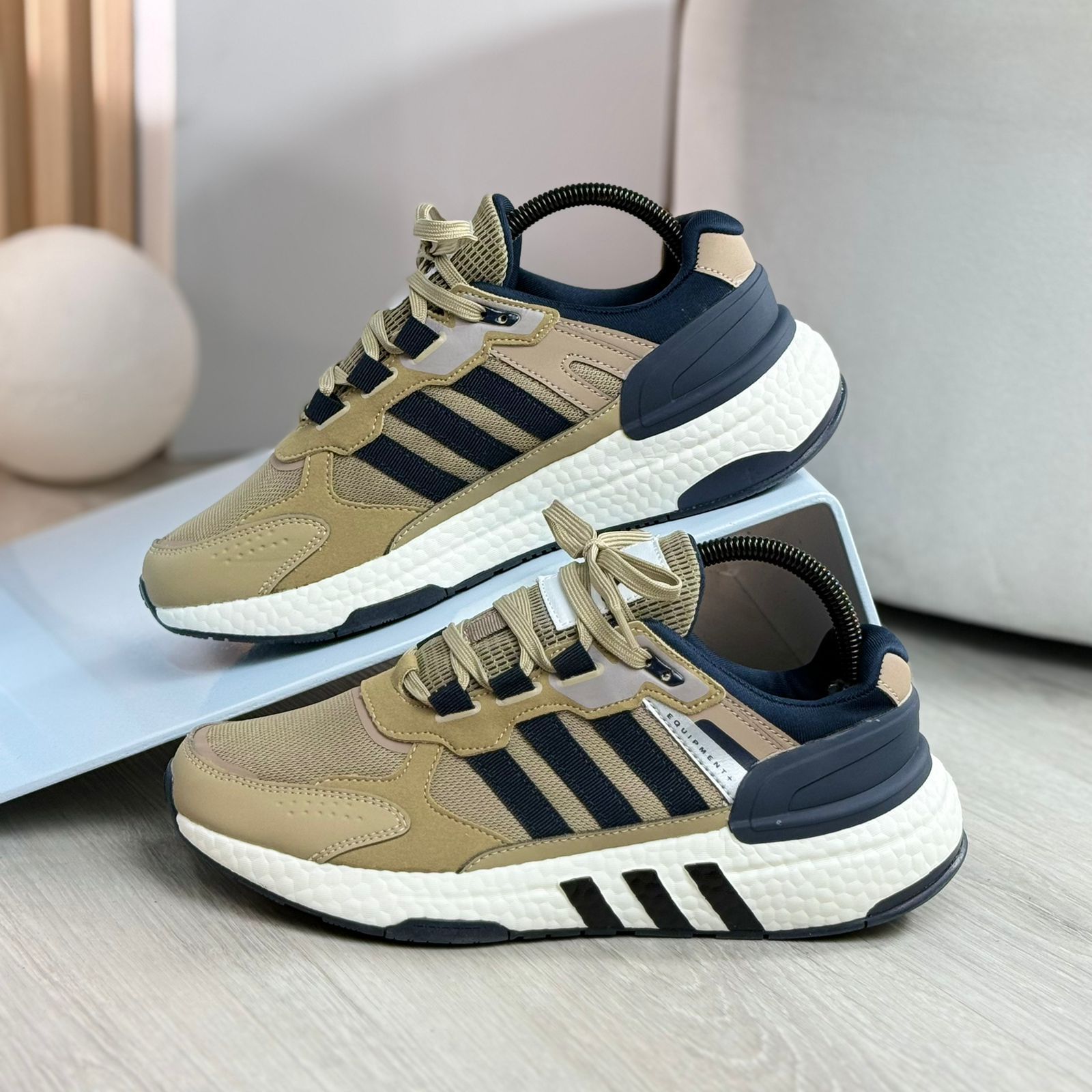Tenis Adidas Equipment
