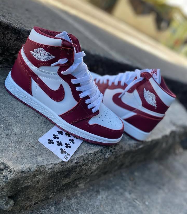 Tenis Nike Jordan R1