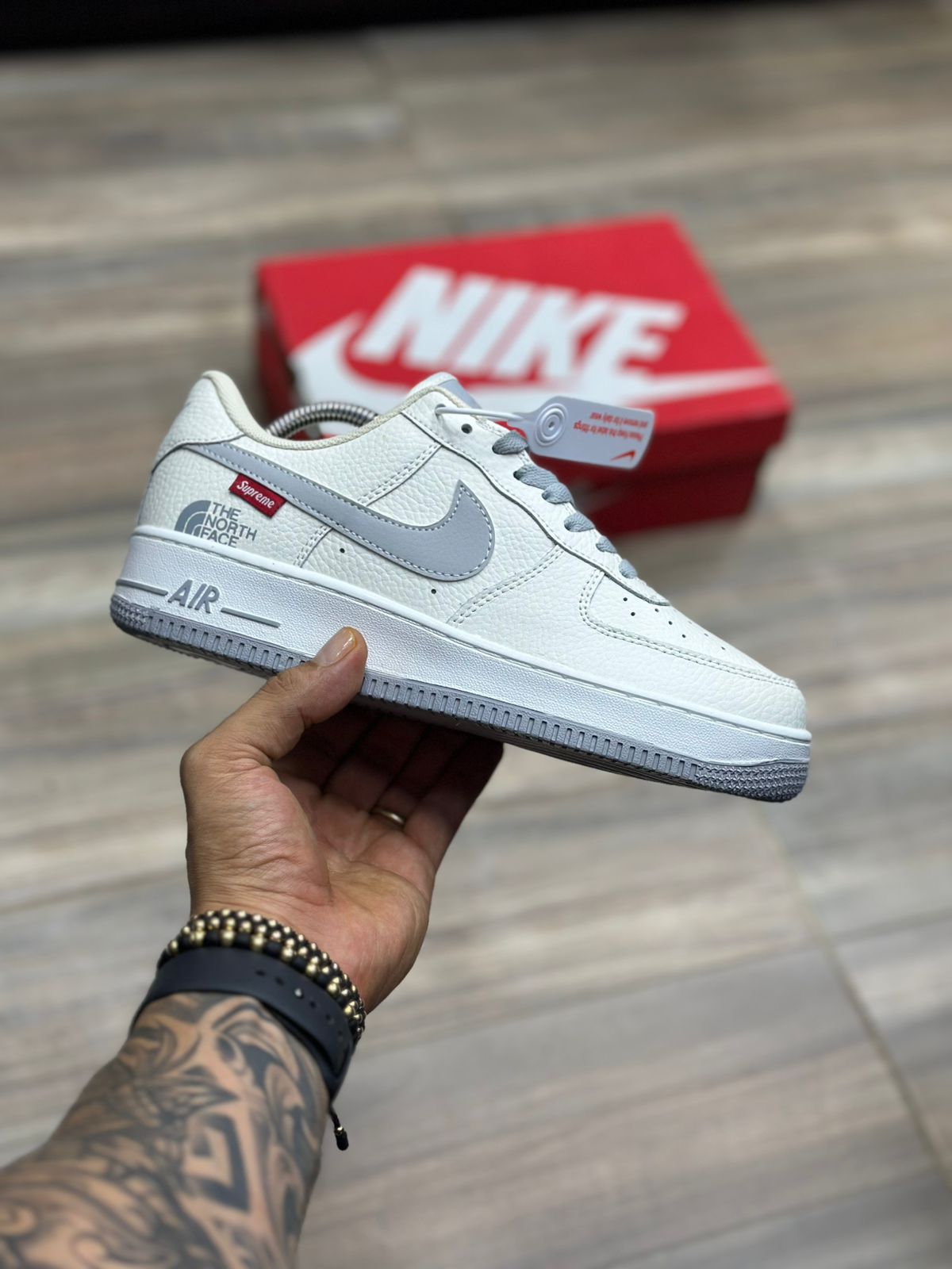 Tenis Nike Air Force One North Face Supreme