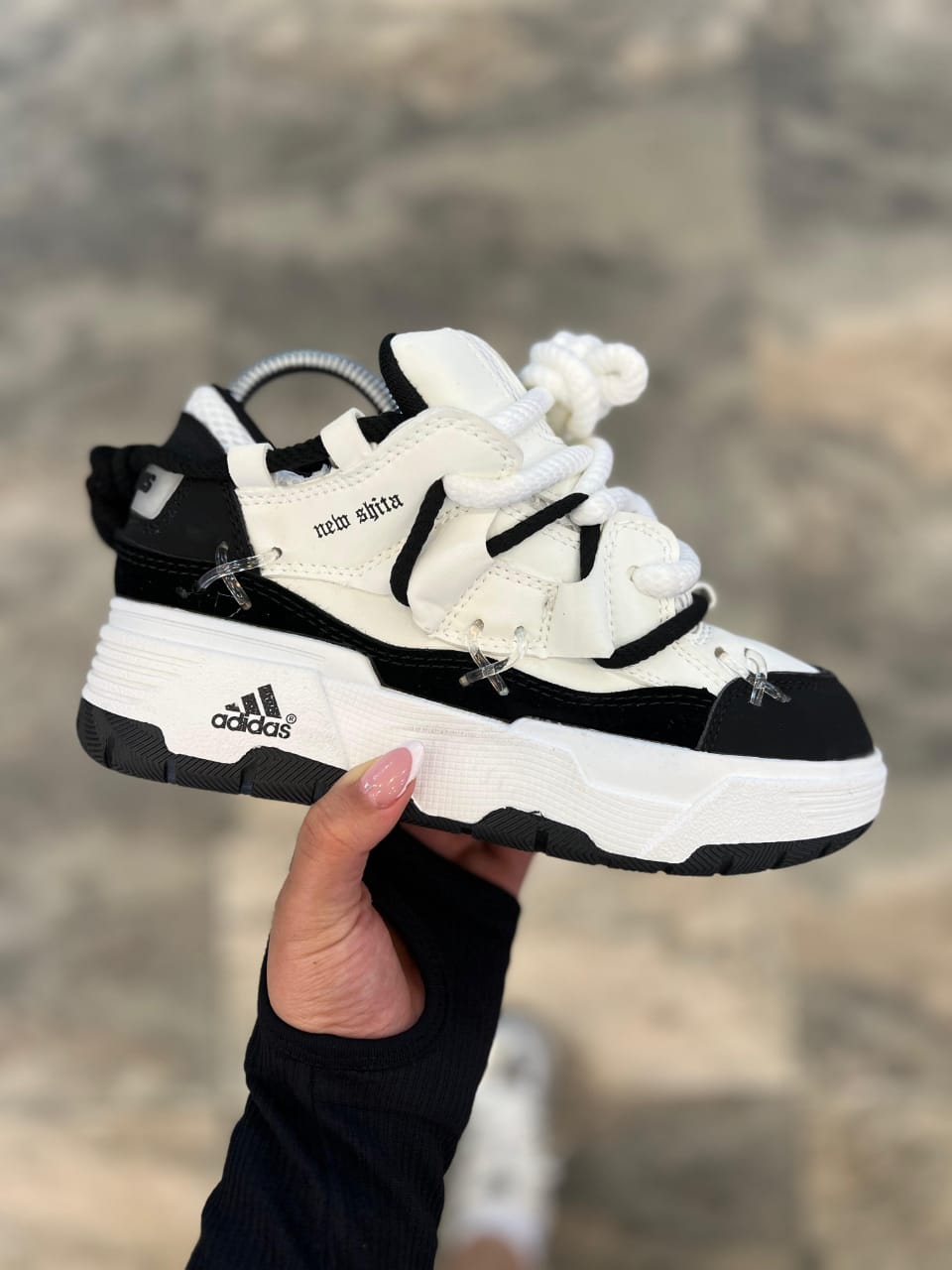 Tenis Adidas Shita
