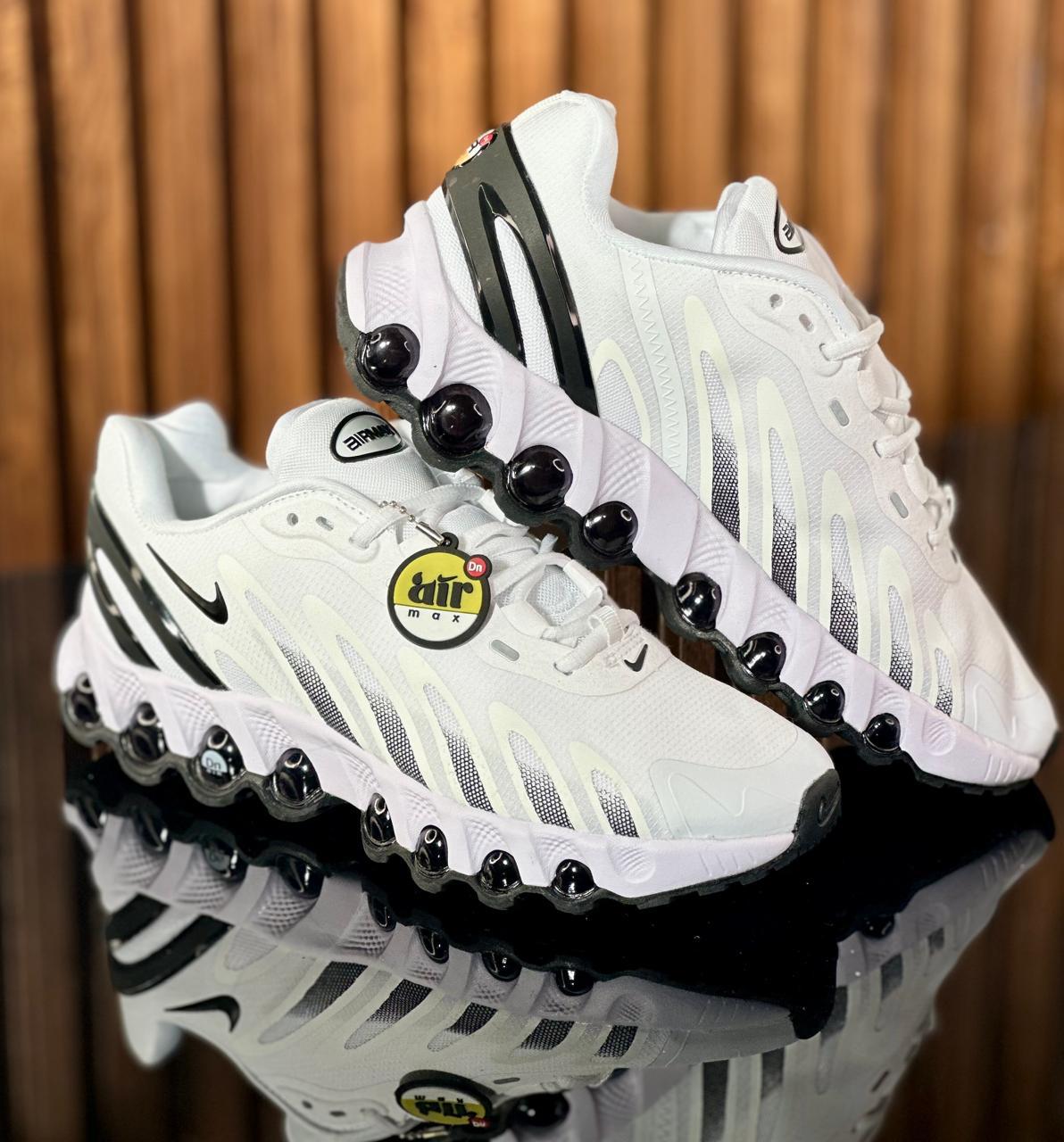 Tenis Nike DN 2