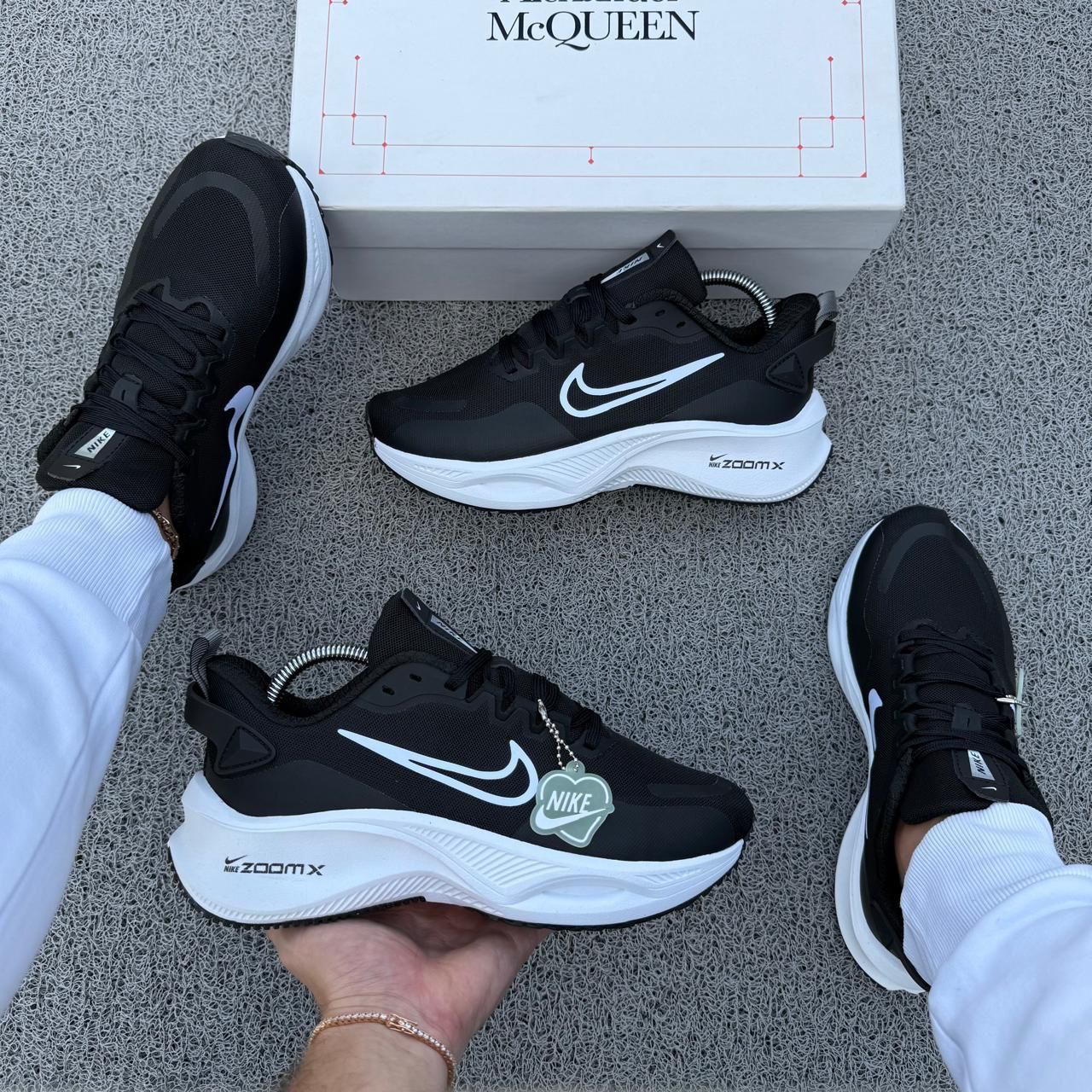 Tenis Nike ZoomX