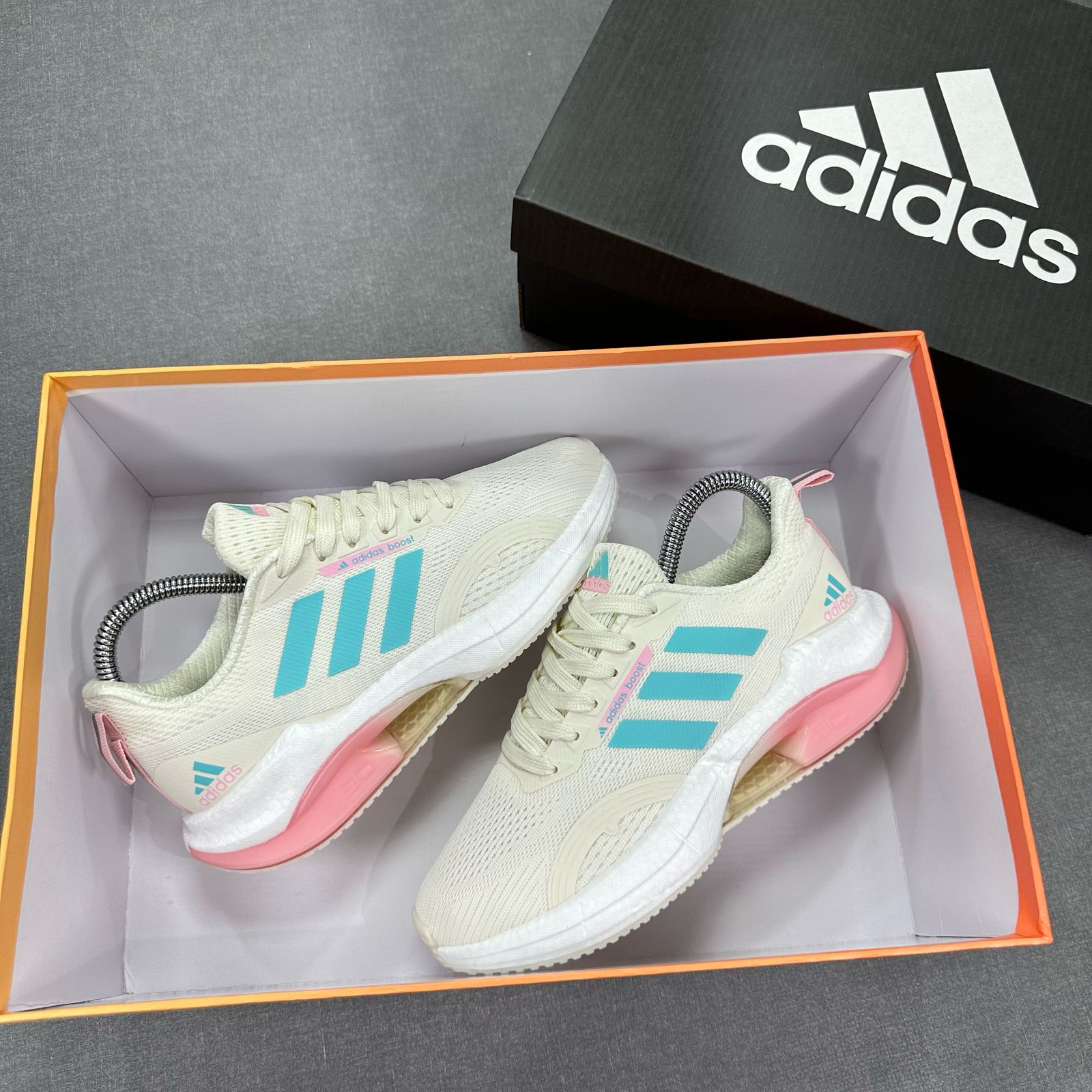 Tenis Adidas Adibast