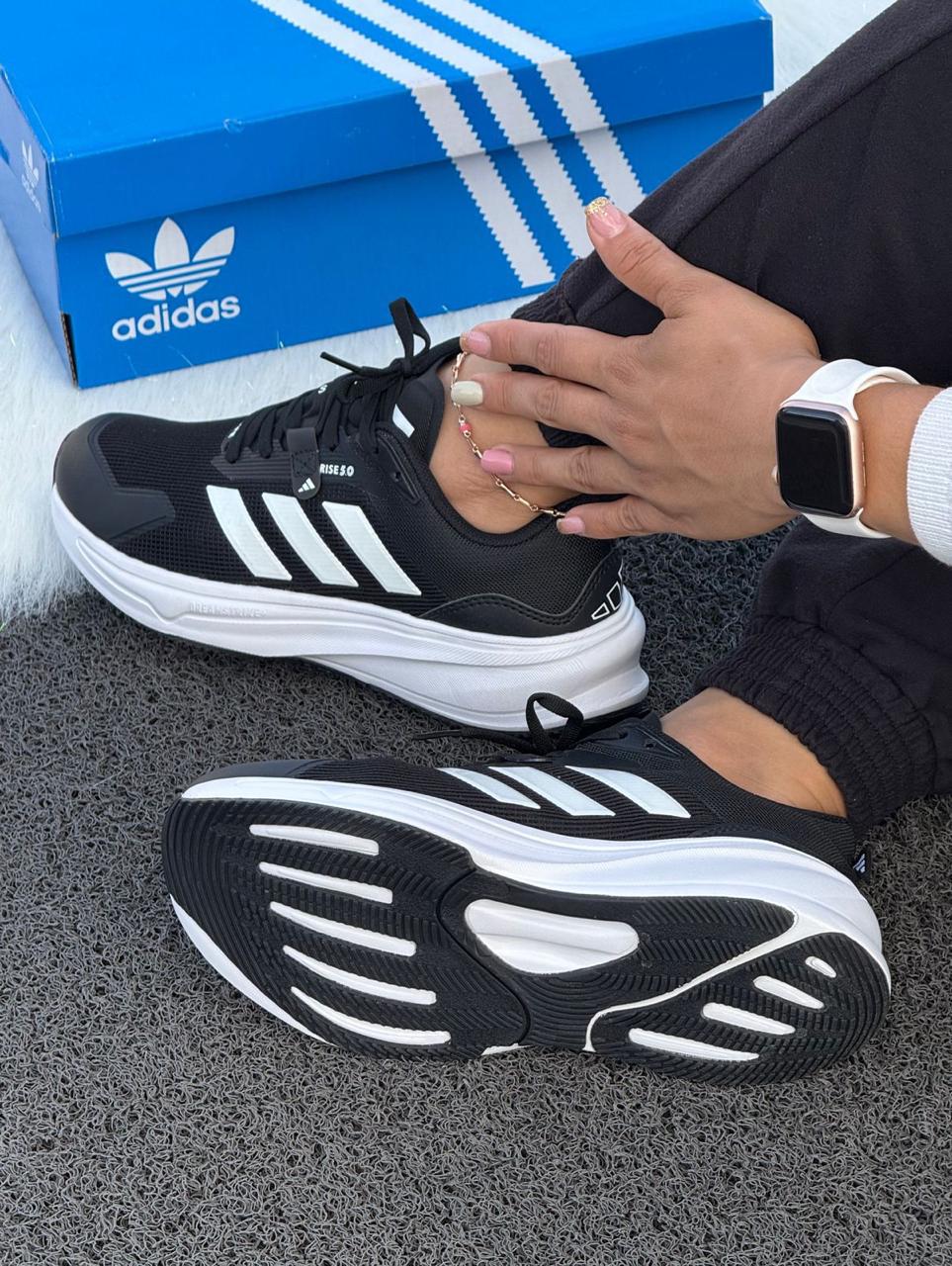 Tenis Adidas