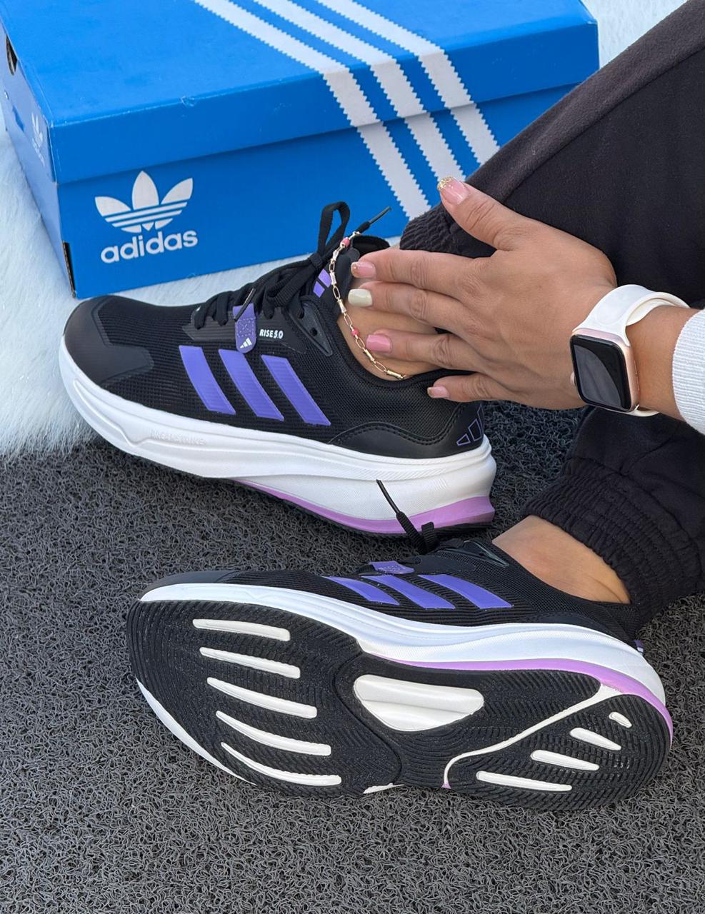 Tenis Adidas
