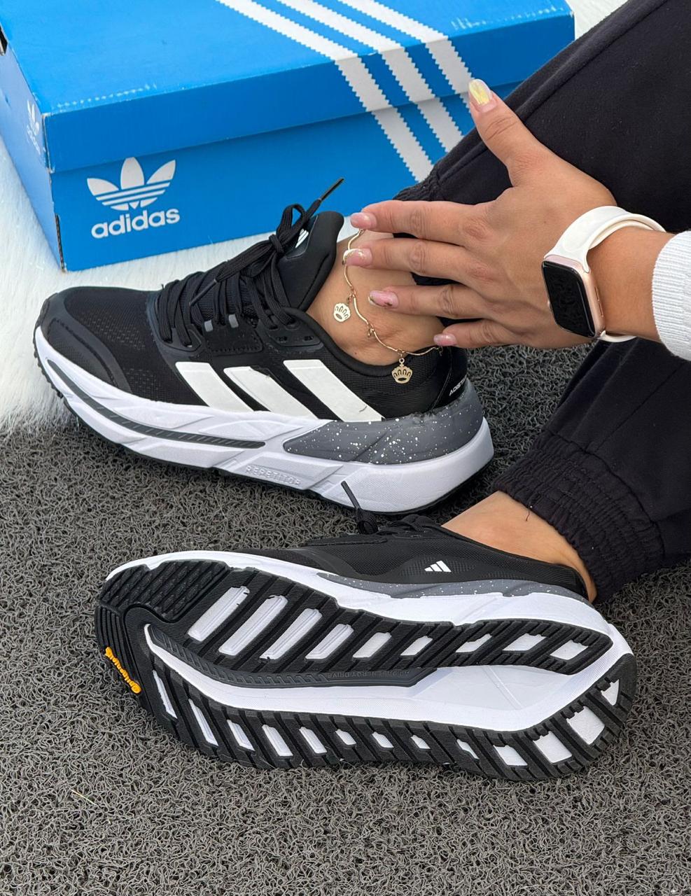 Tenis Adidas Adistar