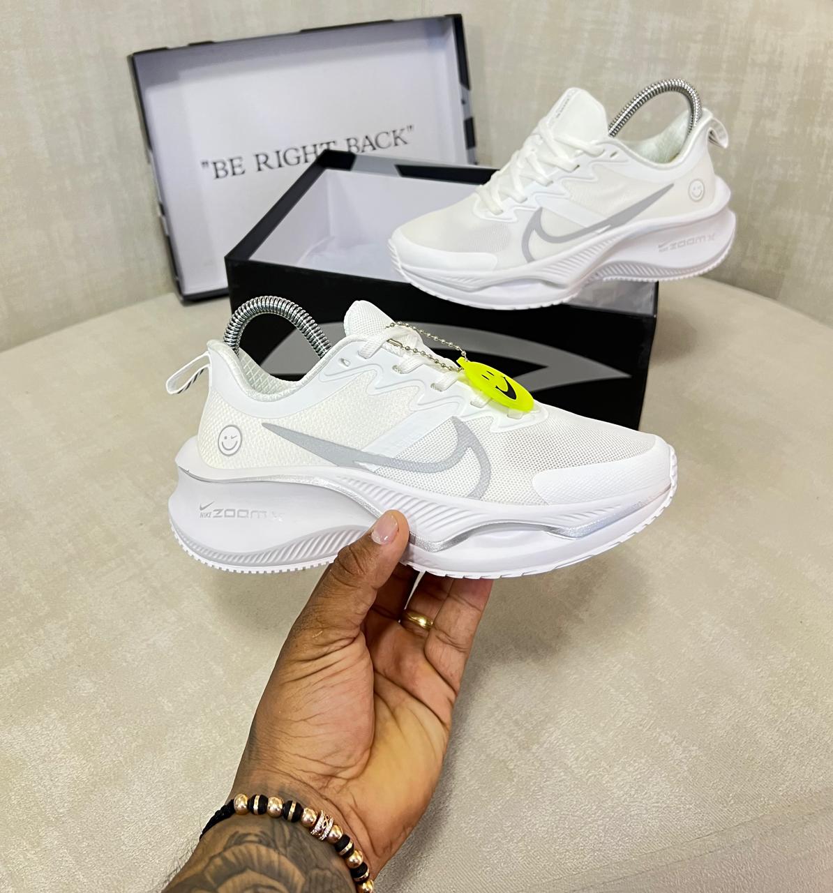 Tenis Nike Zomx