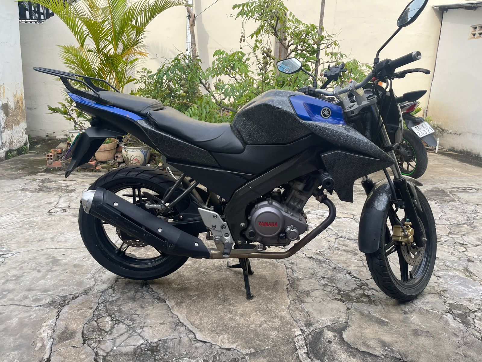 Yamaha fz150i 150cc (2016)