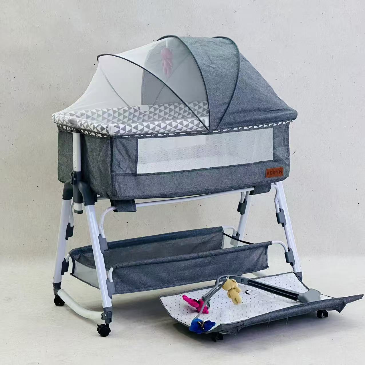 Convertible Baby Bassinet Crib