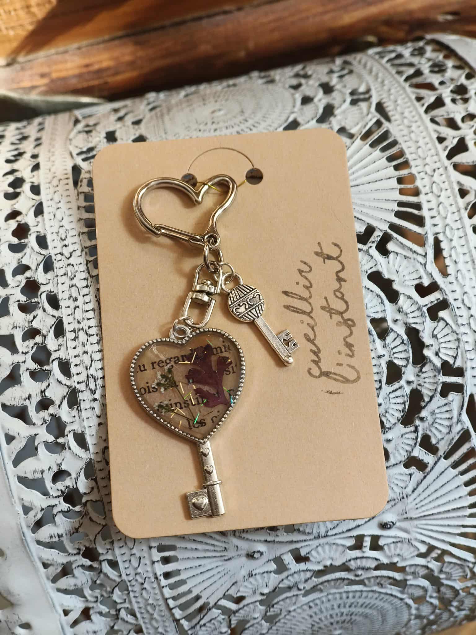 Porte clés Résine et fleurs séchées