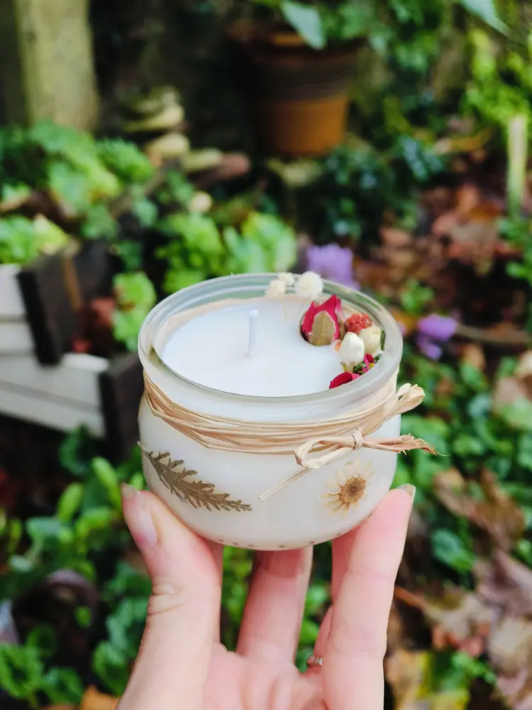 Bougies Artisanales parfumées - Pot avec fleurs pressées 