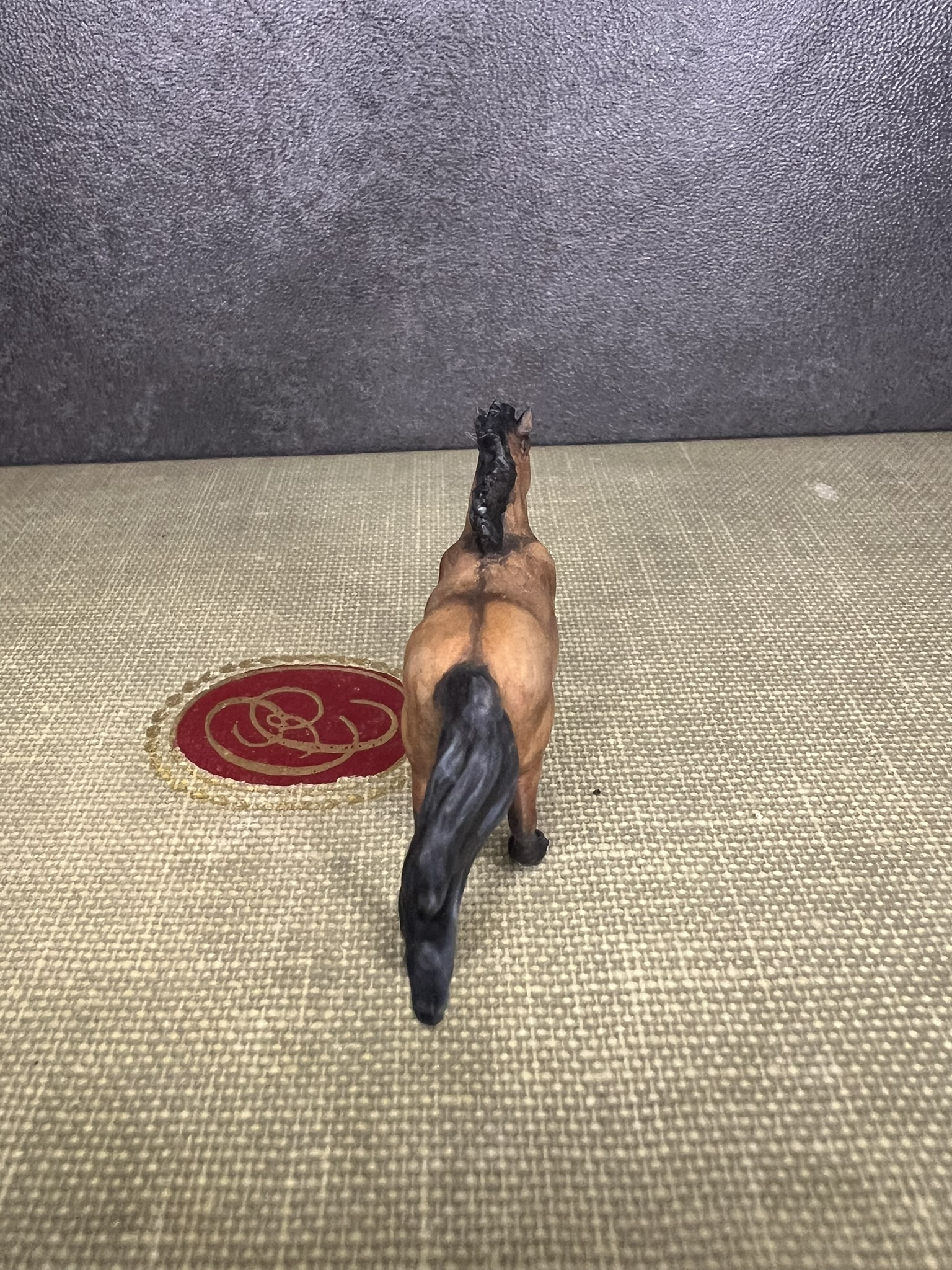Running Mustang Mare Painted - Micro Scale