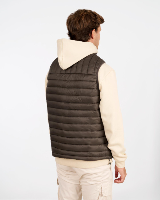 CHALECO ACOLCHADO LIGERO MARRÓN