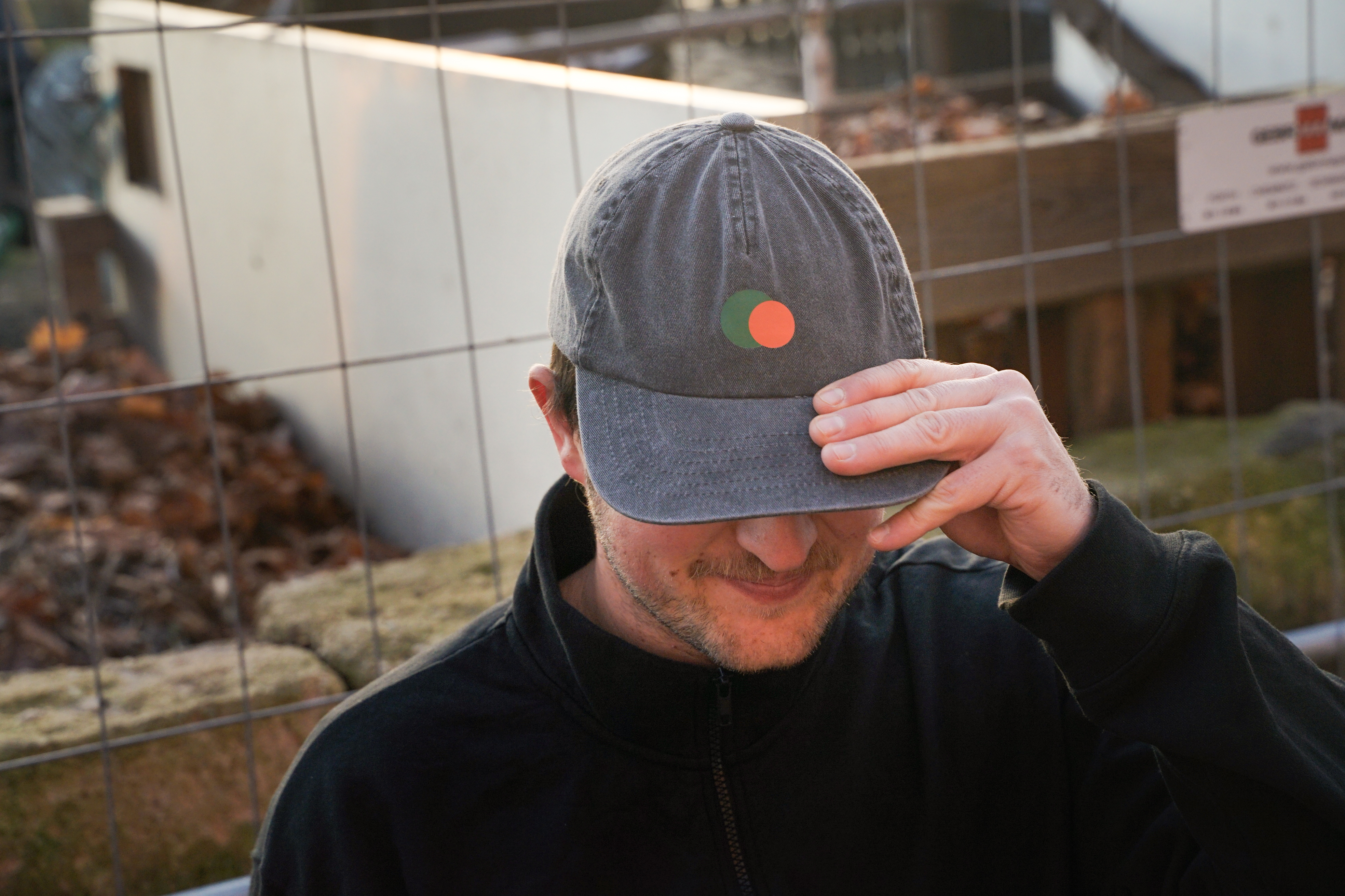 CIRCULAR CAP